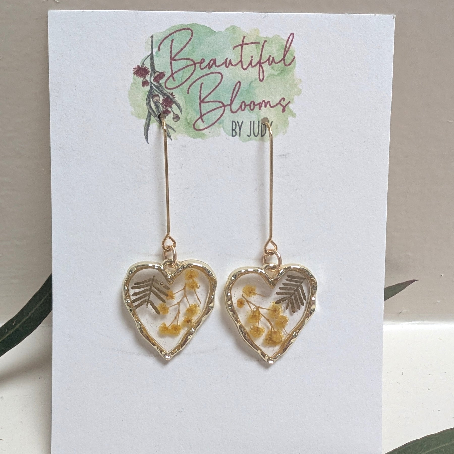 Elegant wattle earrings