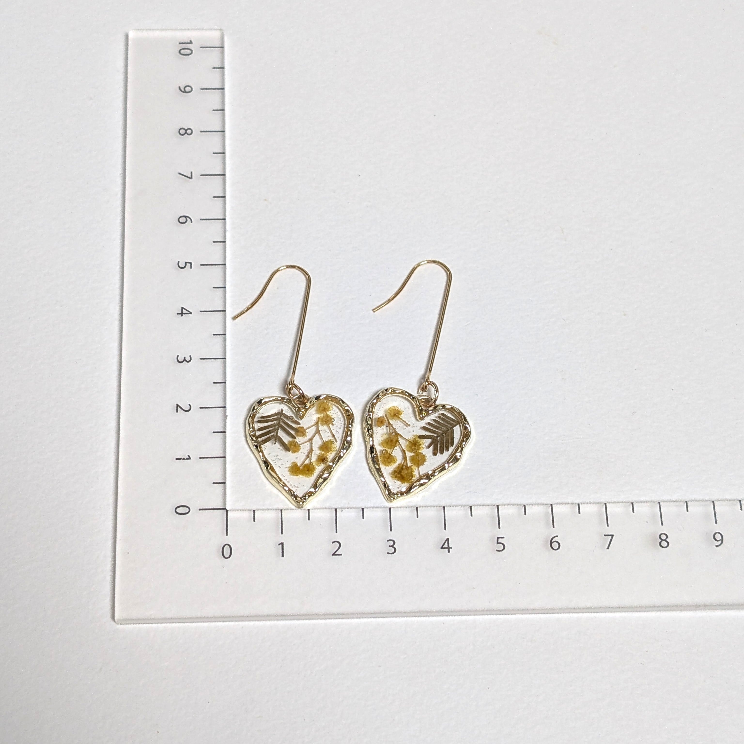 Elegant wattle earrings