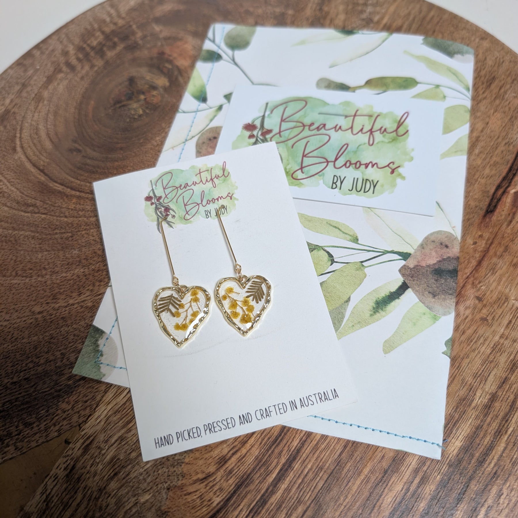Elegant wattle earrings