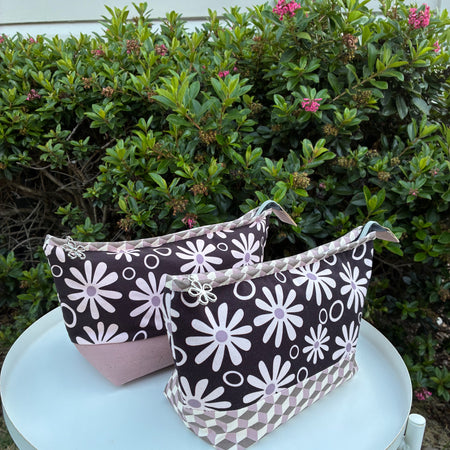 Lola Pouch - Funky Daisies (Anzela Simcock)
