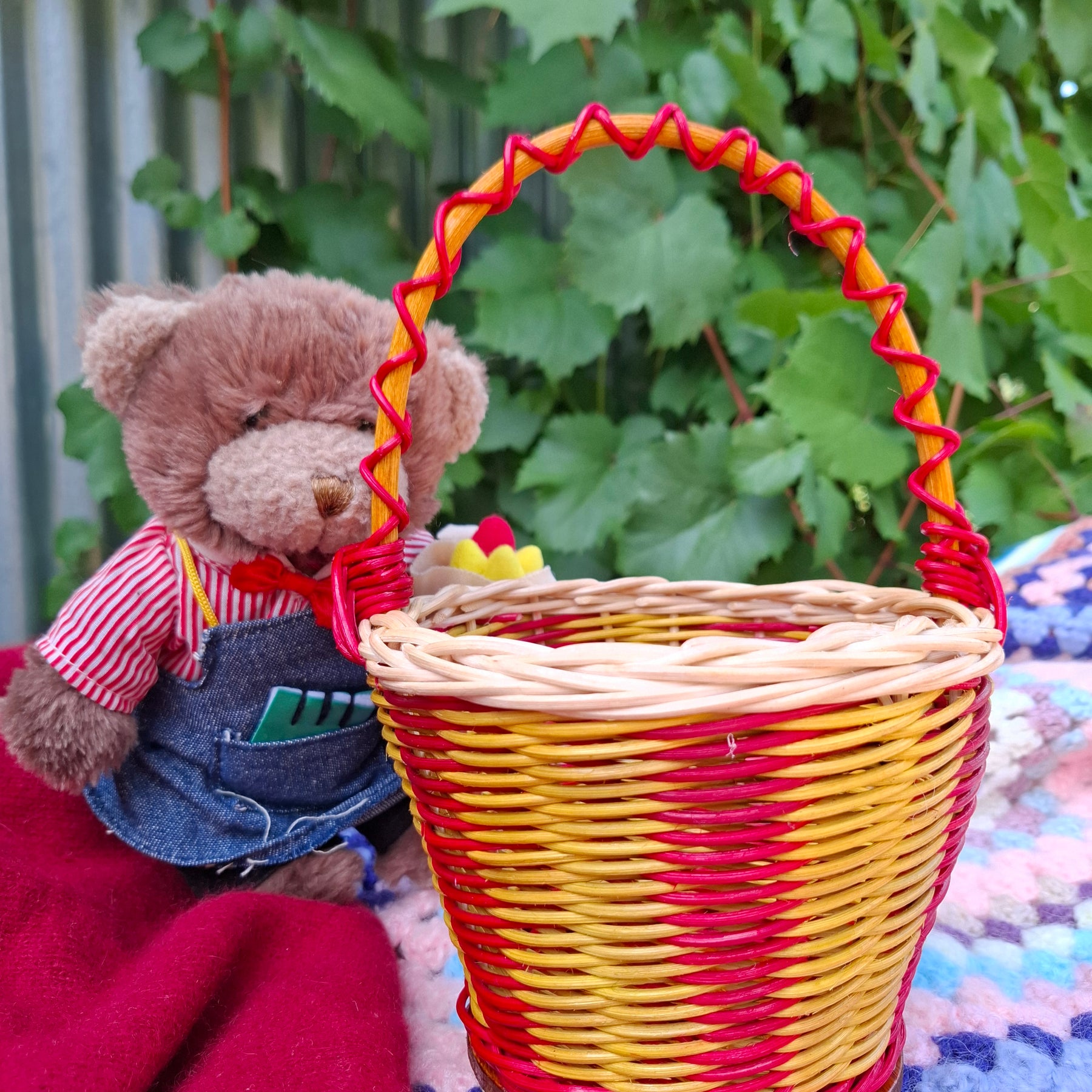 Basket children toys play gifts entertainment birthday easter