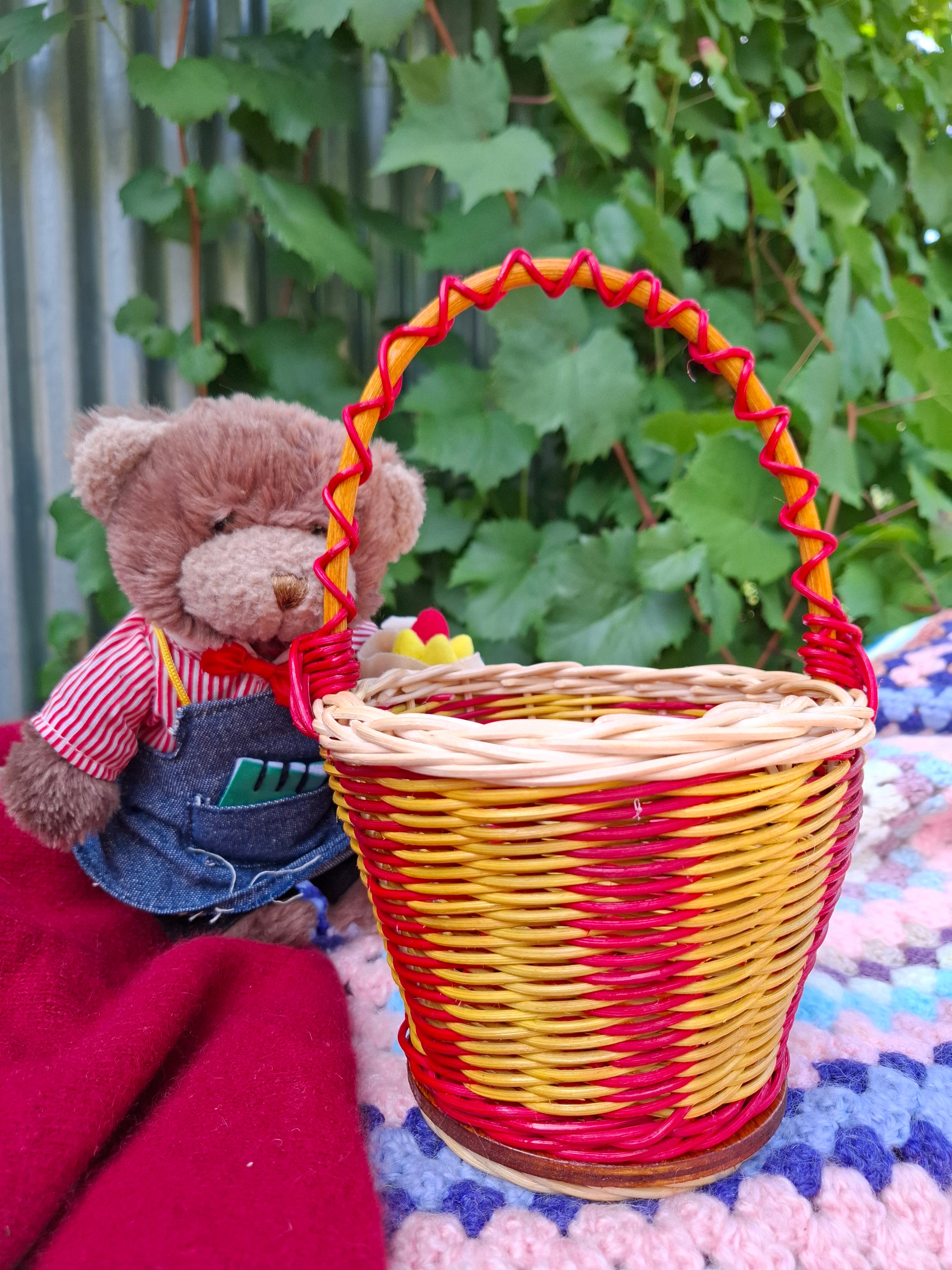 Basket children toys play gifts entertainment birthday easter