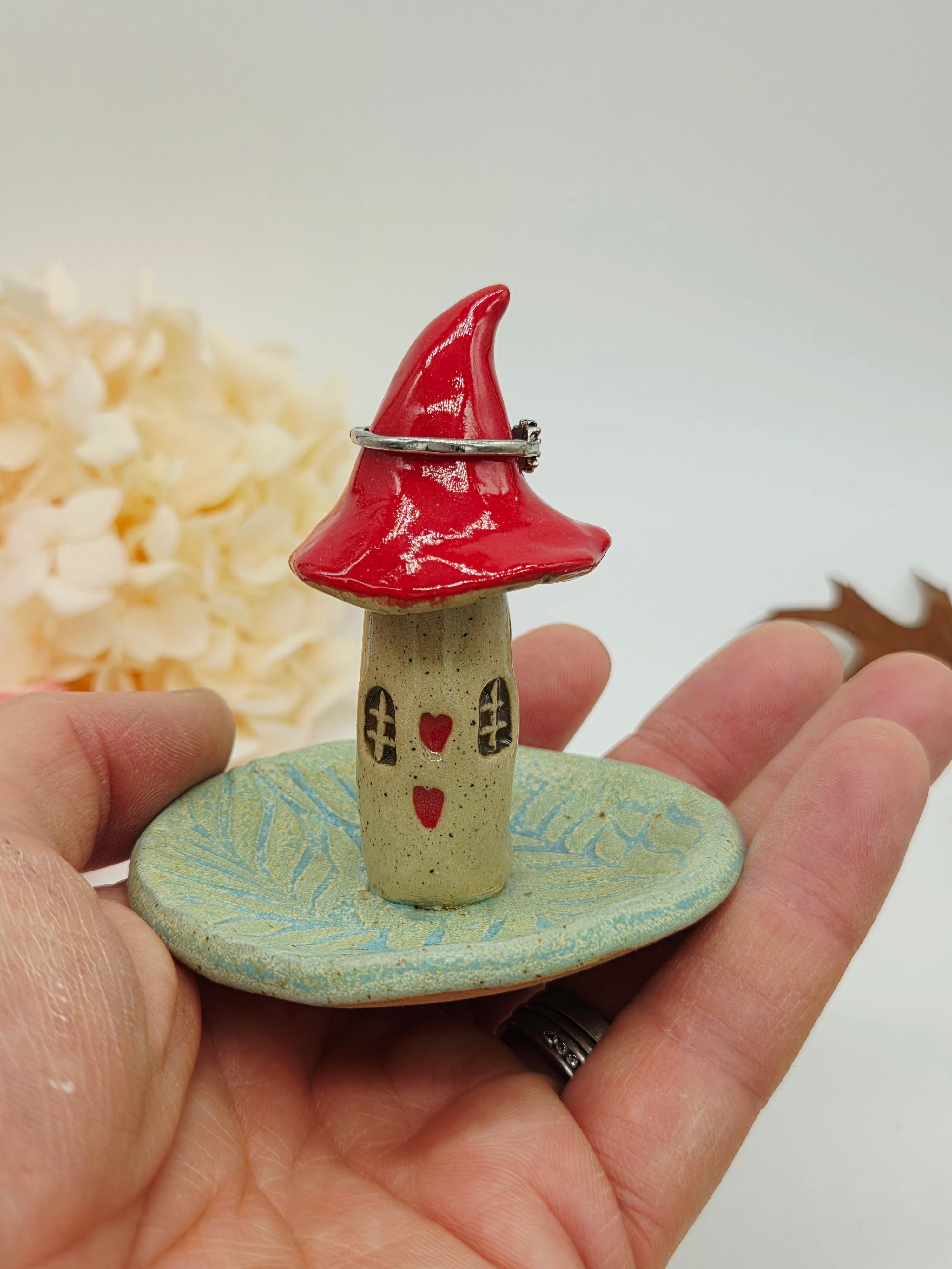 Toadstool Ring Dish Green and Red