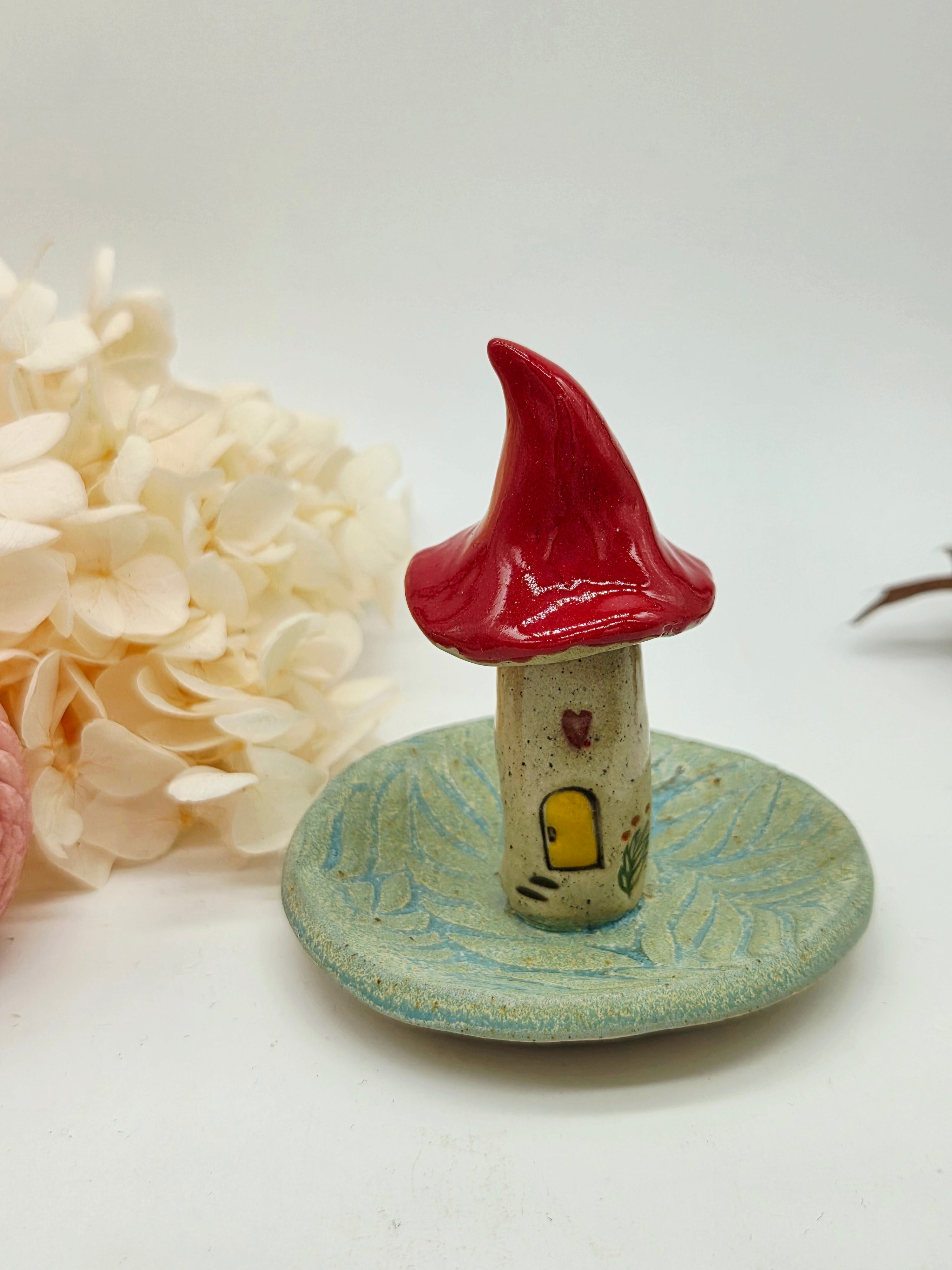Toadstool Ring Dish Green and Red