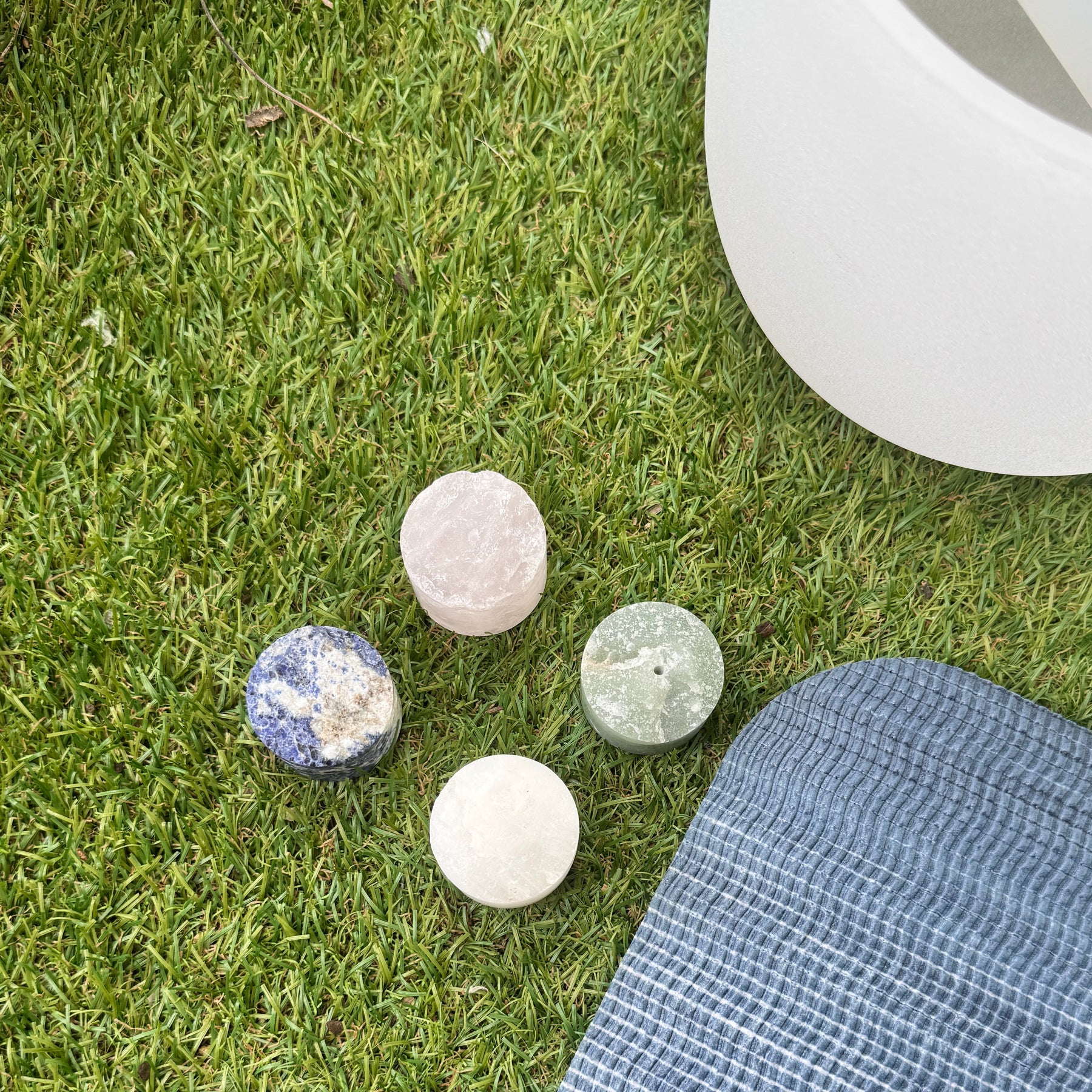 Crystal display meditation pack