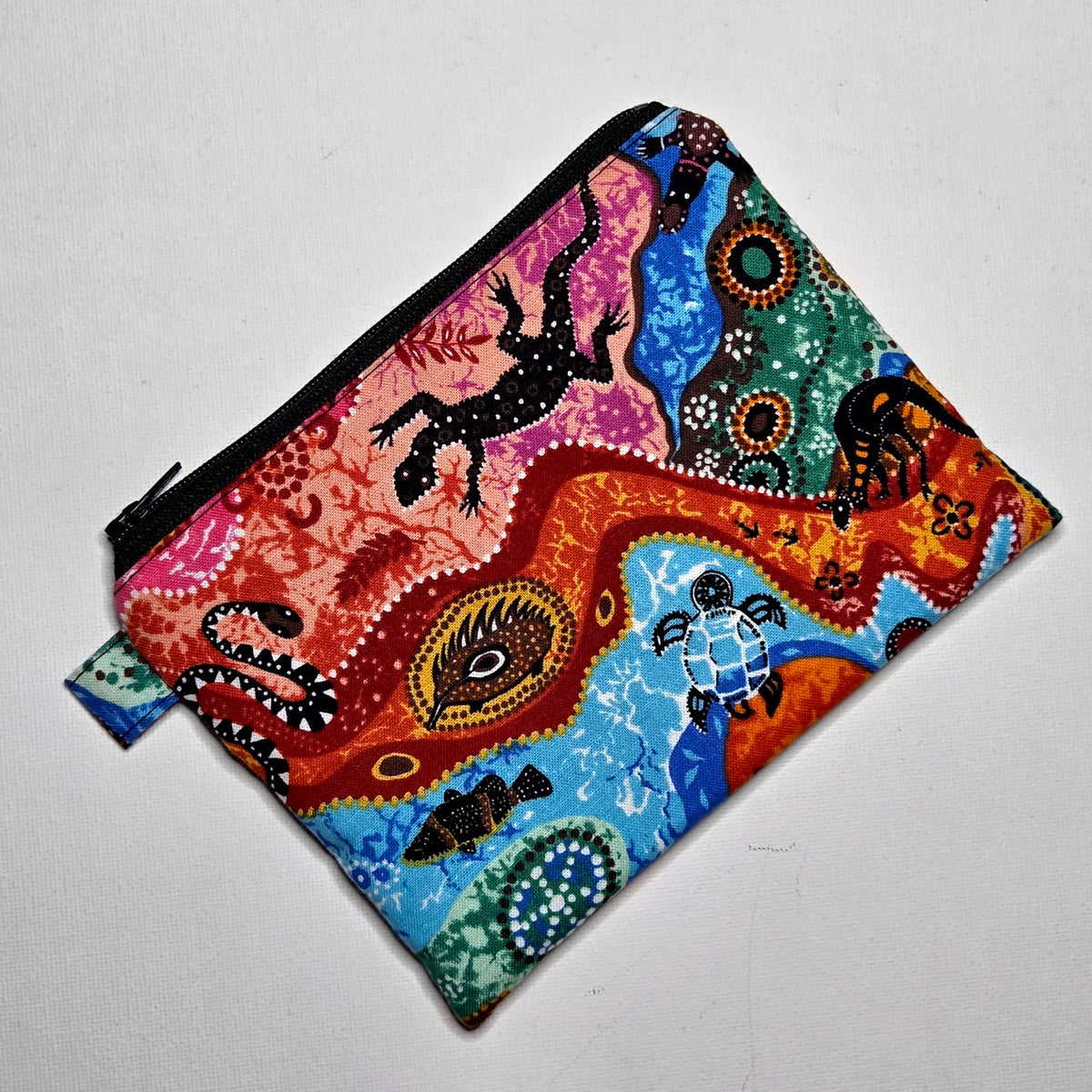 MEDIUM pouch in colourful indigenous design
