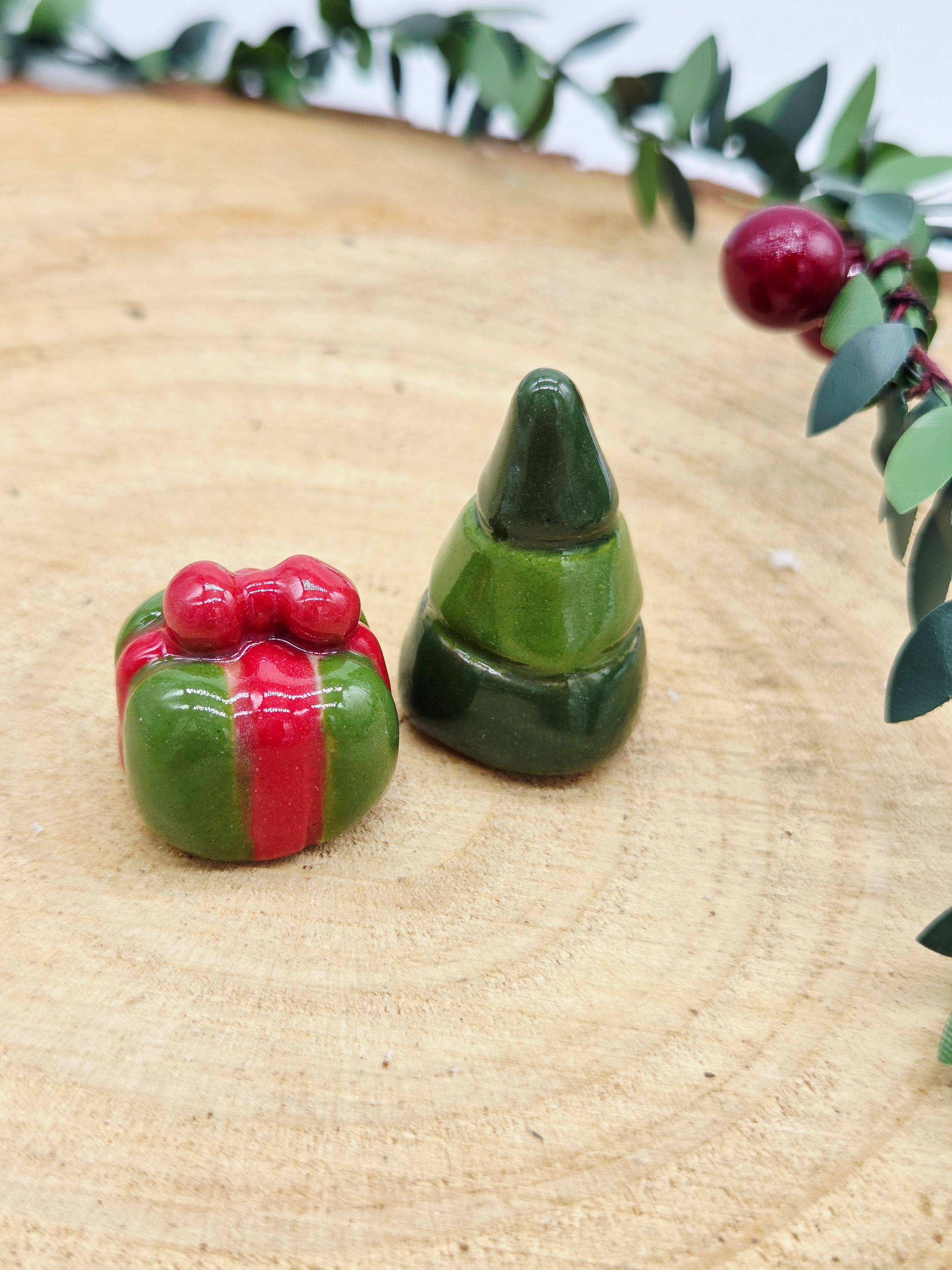 2 x tiny Christmas Ceramics - Present and Christmas Tree