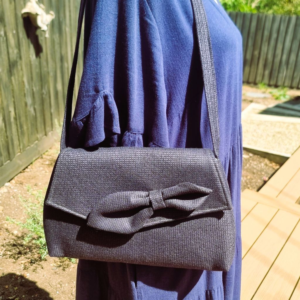 Classic vintage style handbag - deep purple
