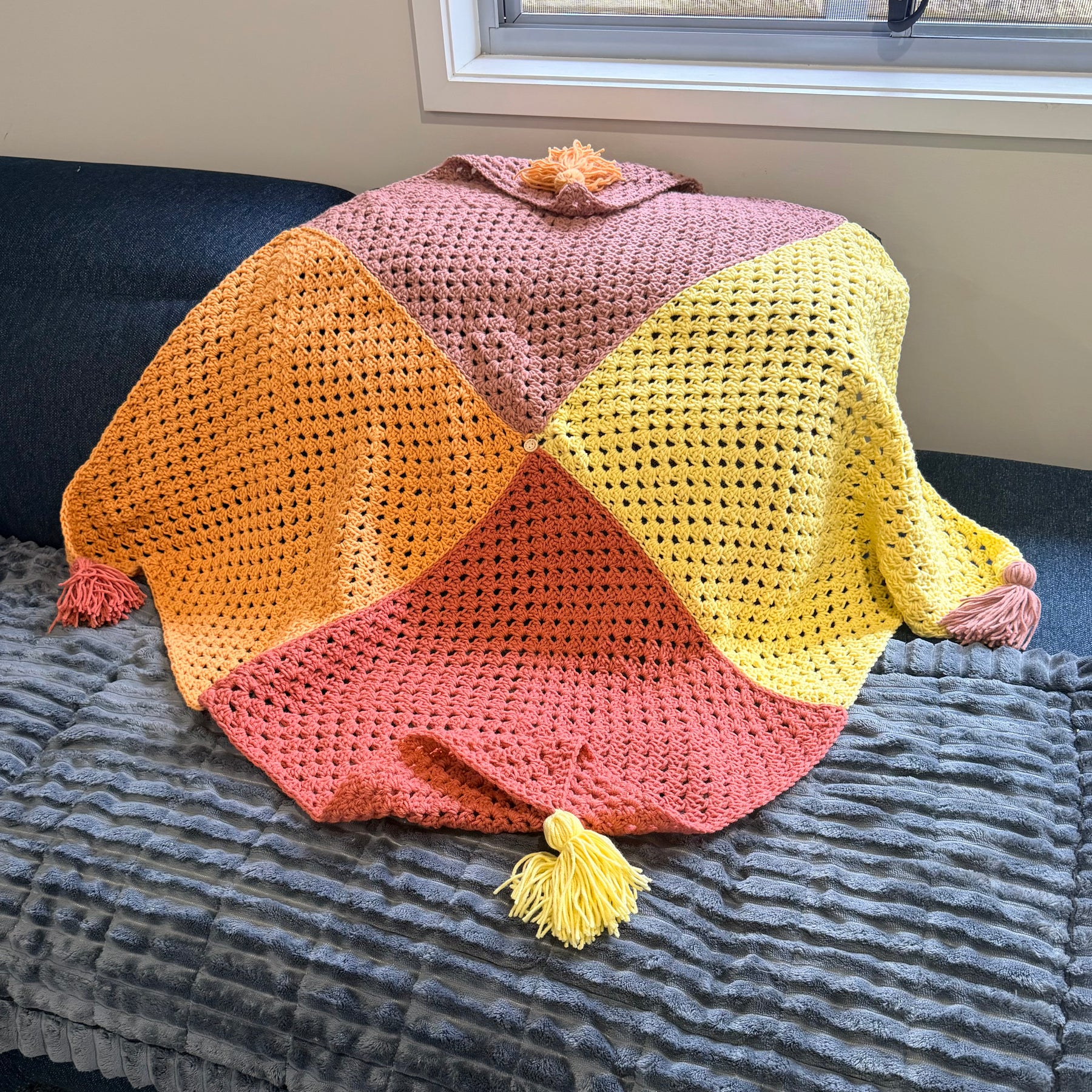 #059 Lap Blanket in autumn shades with tazzles