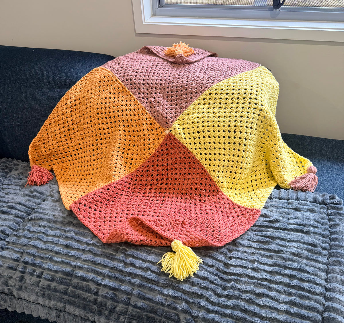#059 Lap Blanket in autumn shades with tazzles