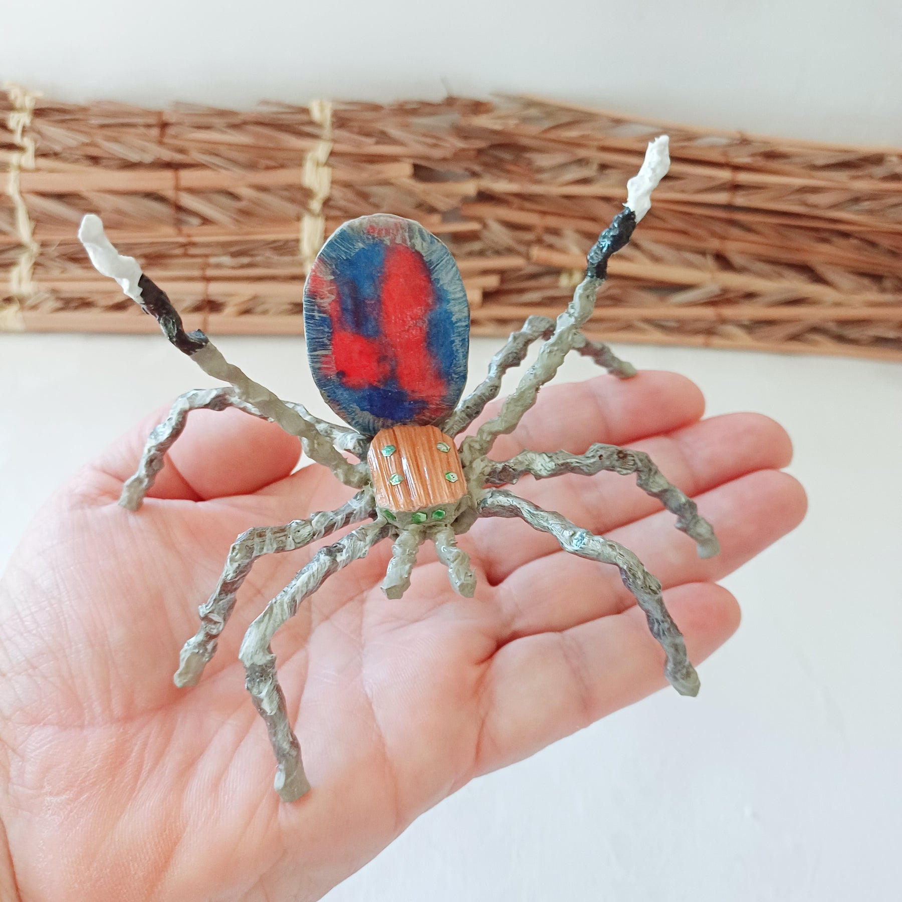 Dancing Spider figurine, palm leaf, small gift, Kantakoru
