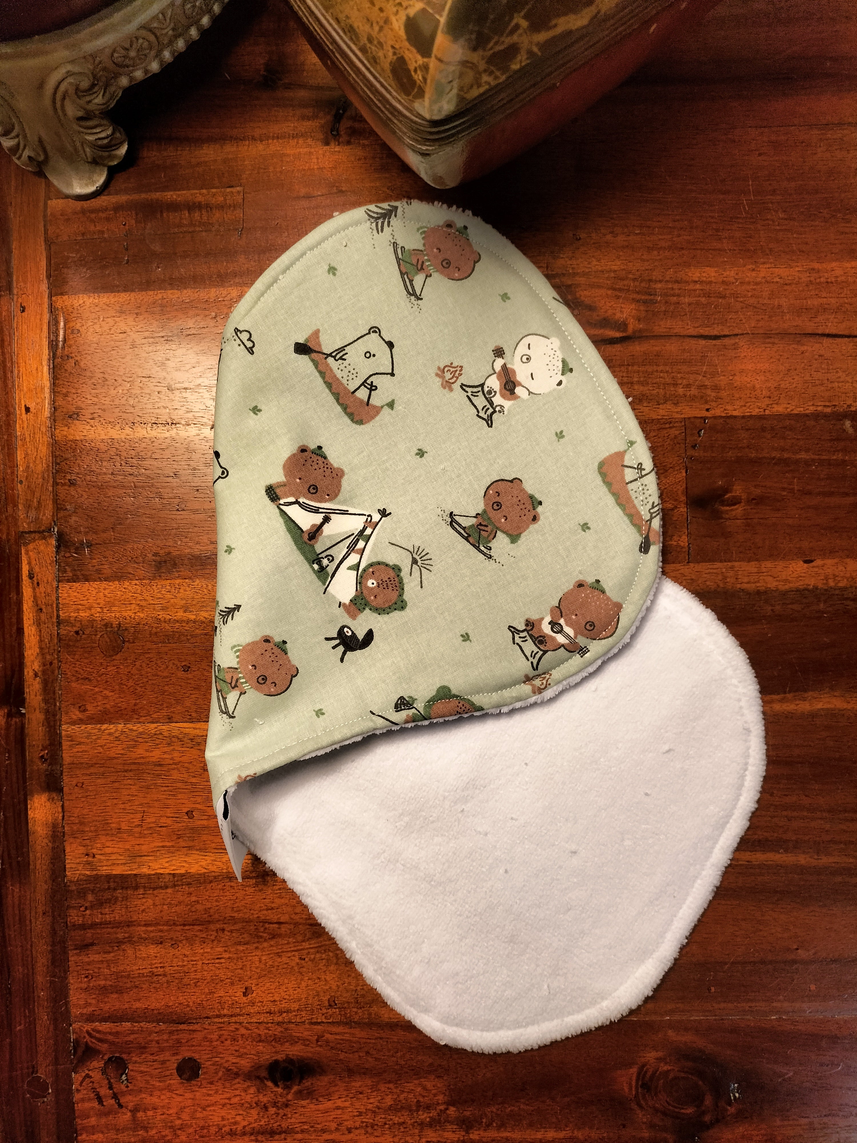 ADVENTURE BEARS BURP CLOTH WHITE TOWELLING
