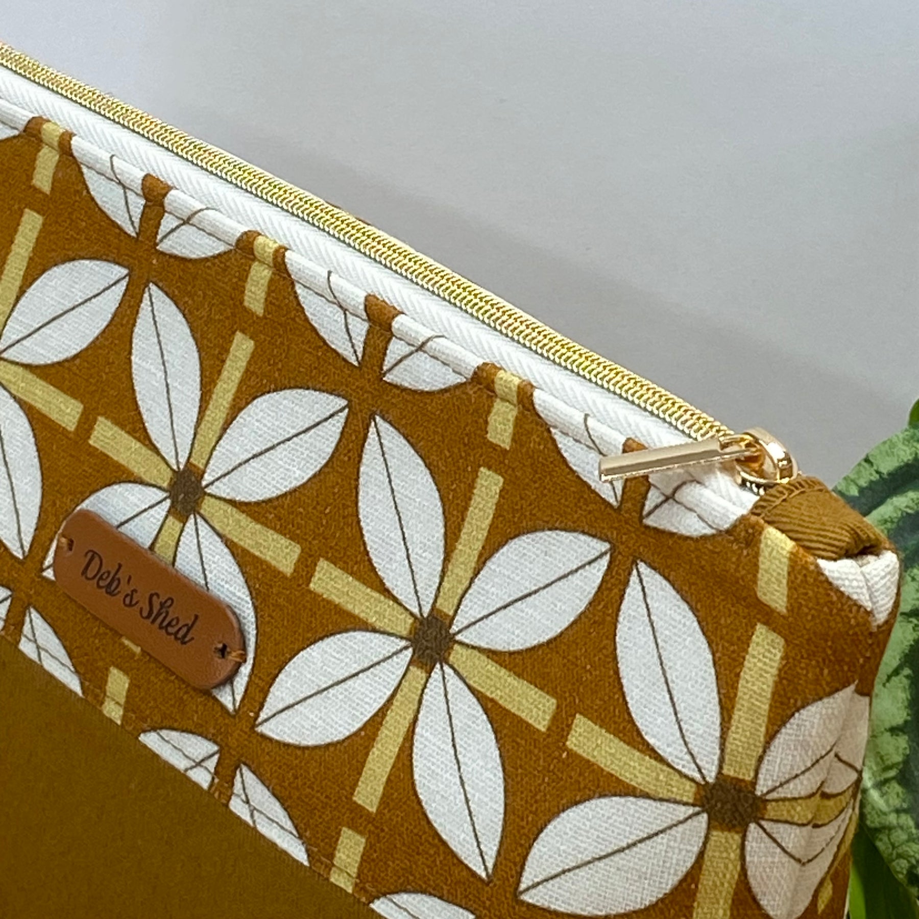Two-Tone Zipper Pouch