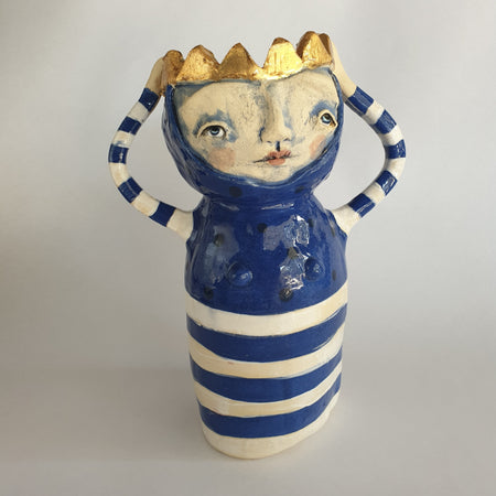 blue and white, queen, crown