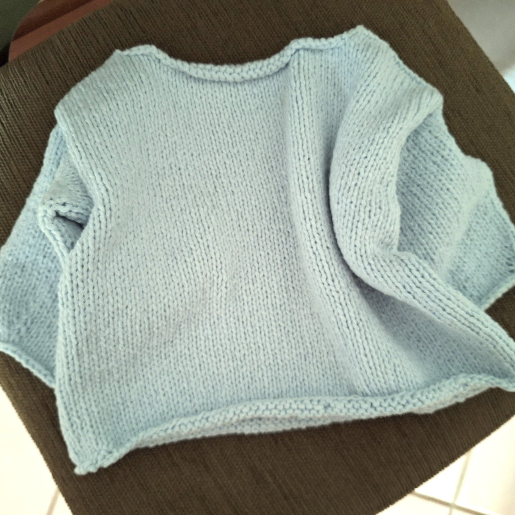 Handknitted Baby Sweater Sz3-6 mths machine-washable yarn