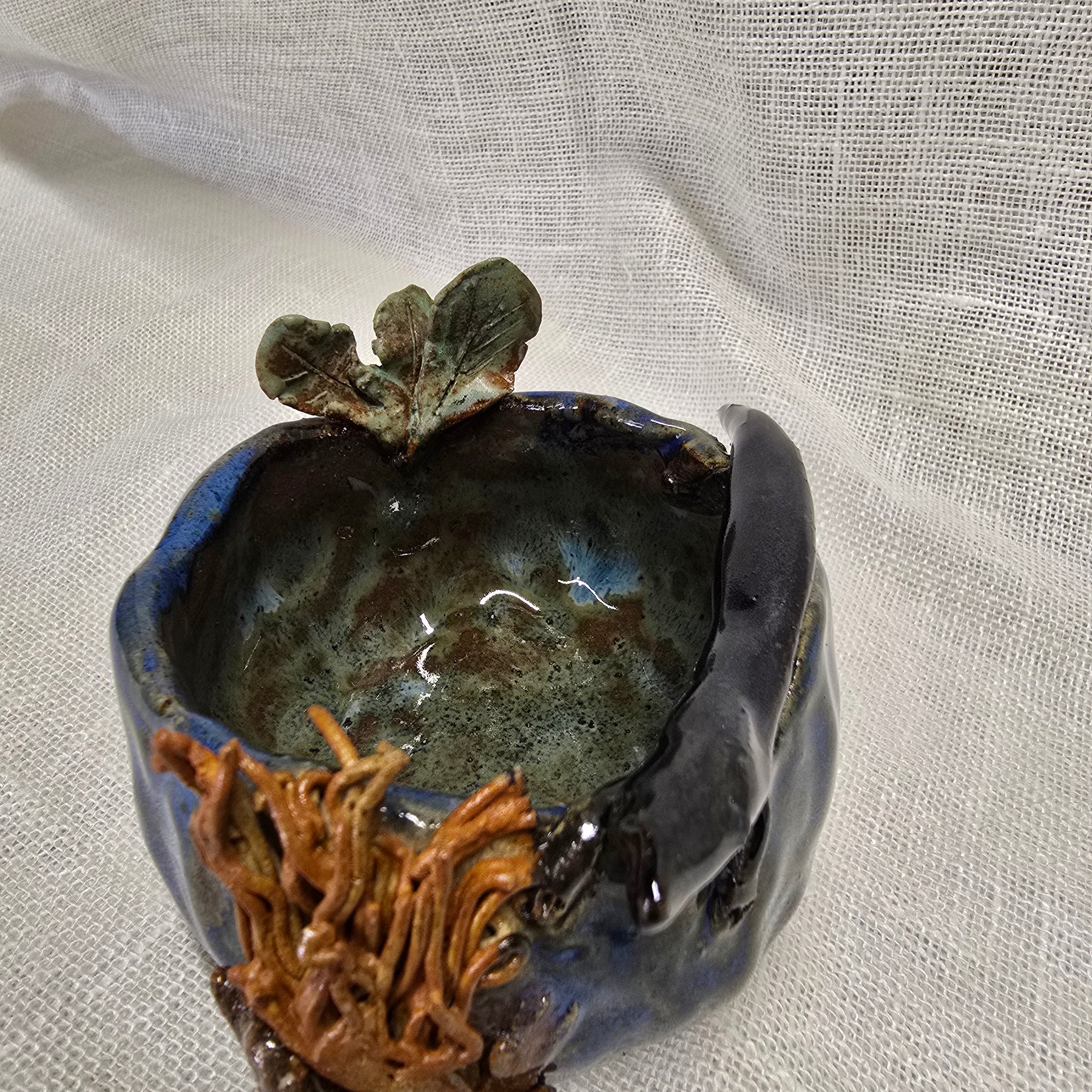 Lizard on rock trinket dish