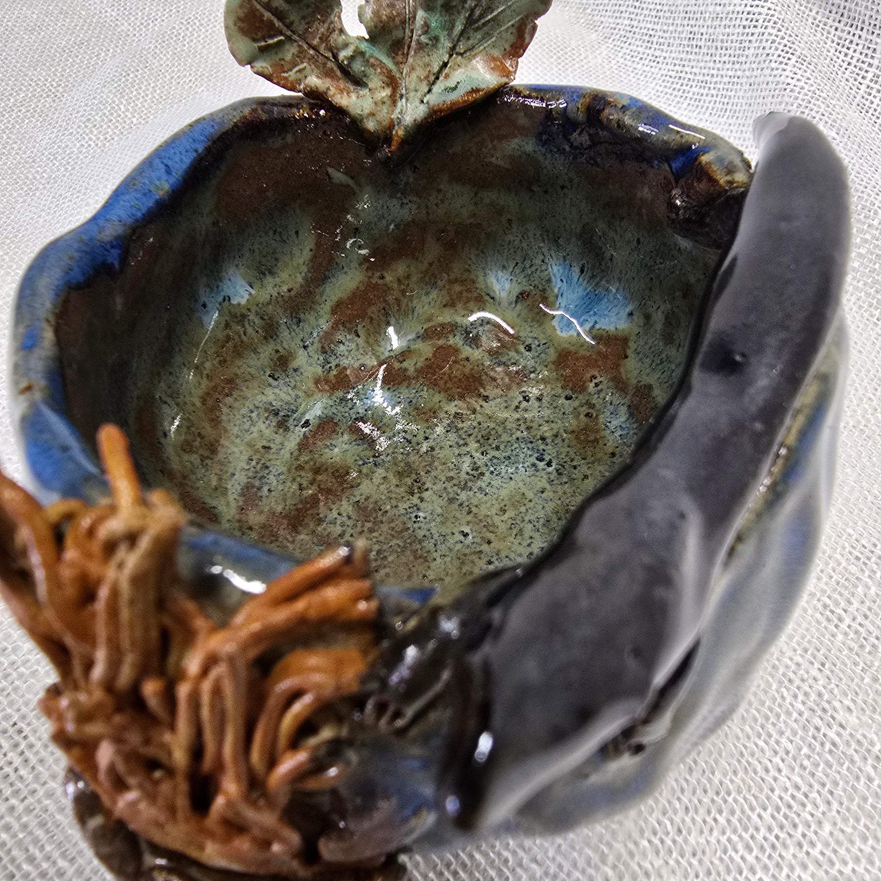 Lizard on rock trinket dish