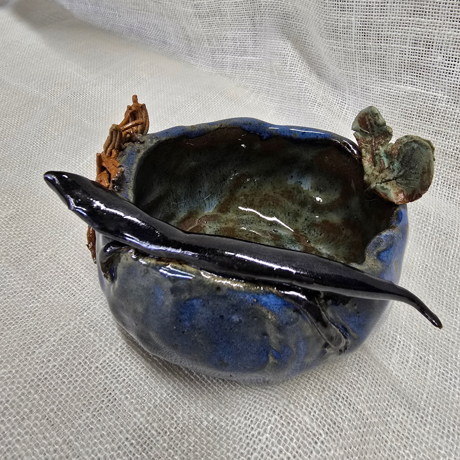 Lizard on rock trinket dish