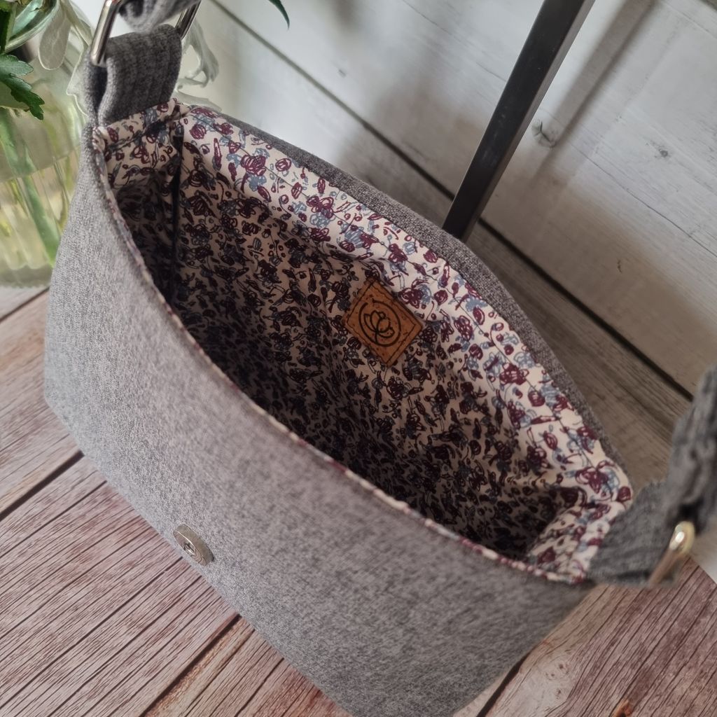 Upcycled small messenger bag - grey & black filigree pattern