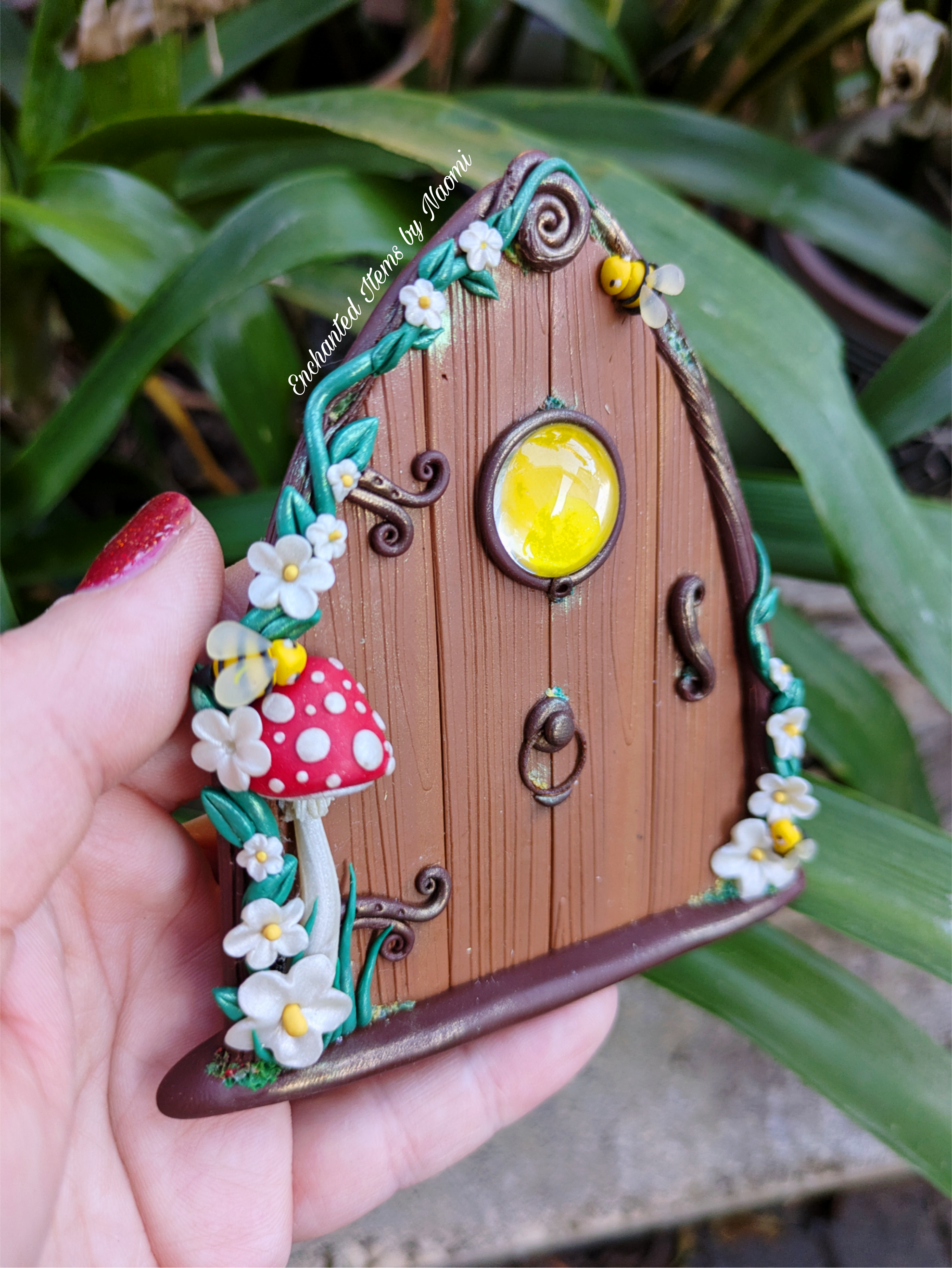 Bumblebee Fairy Door & Beehive Stalk Set