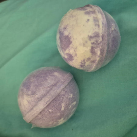 Handmade - 2 x Lavendar & Chamomile Bath Bombs
