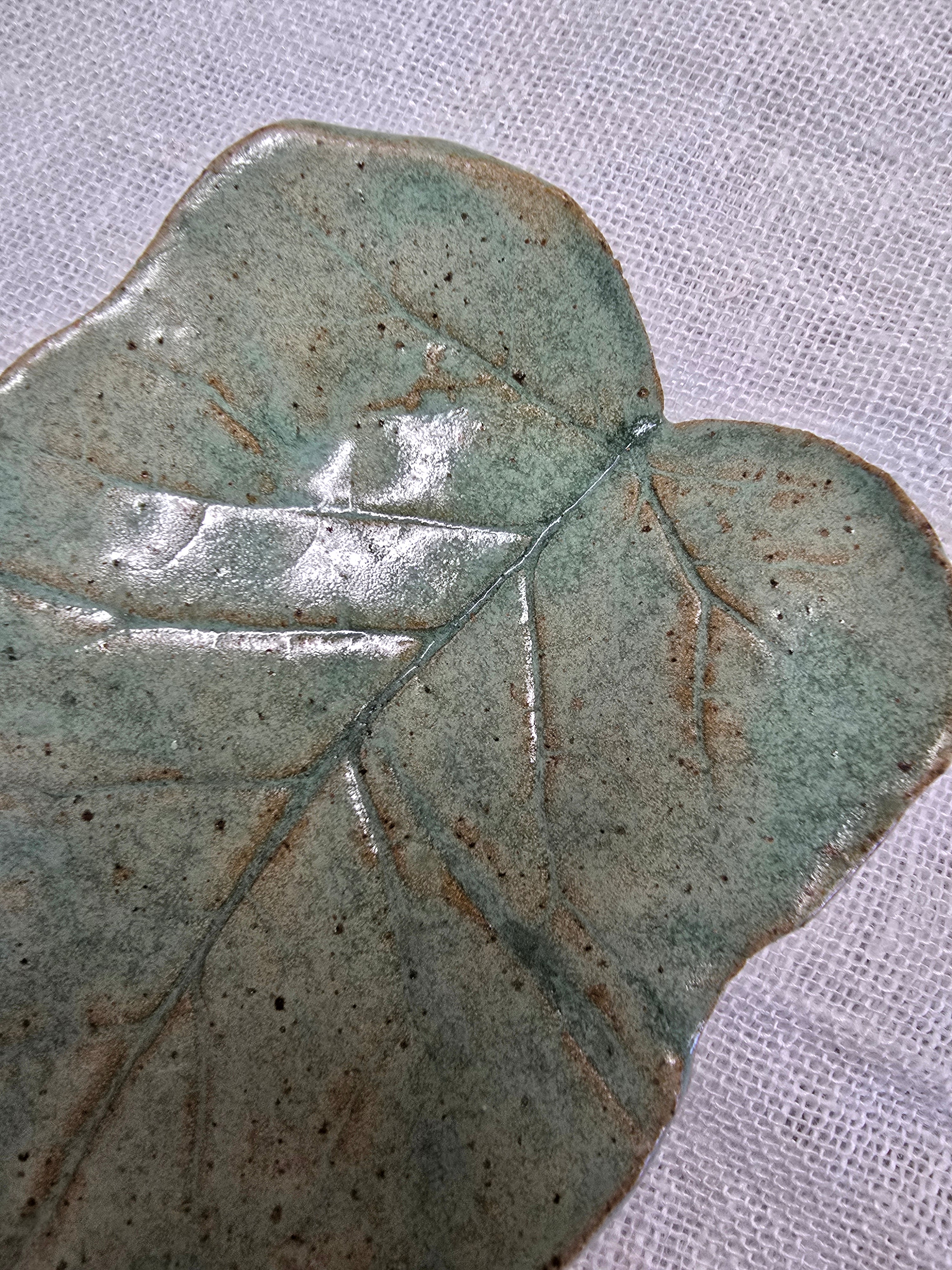 Leaf trinket dish