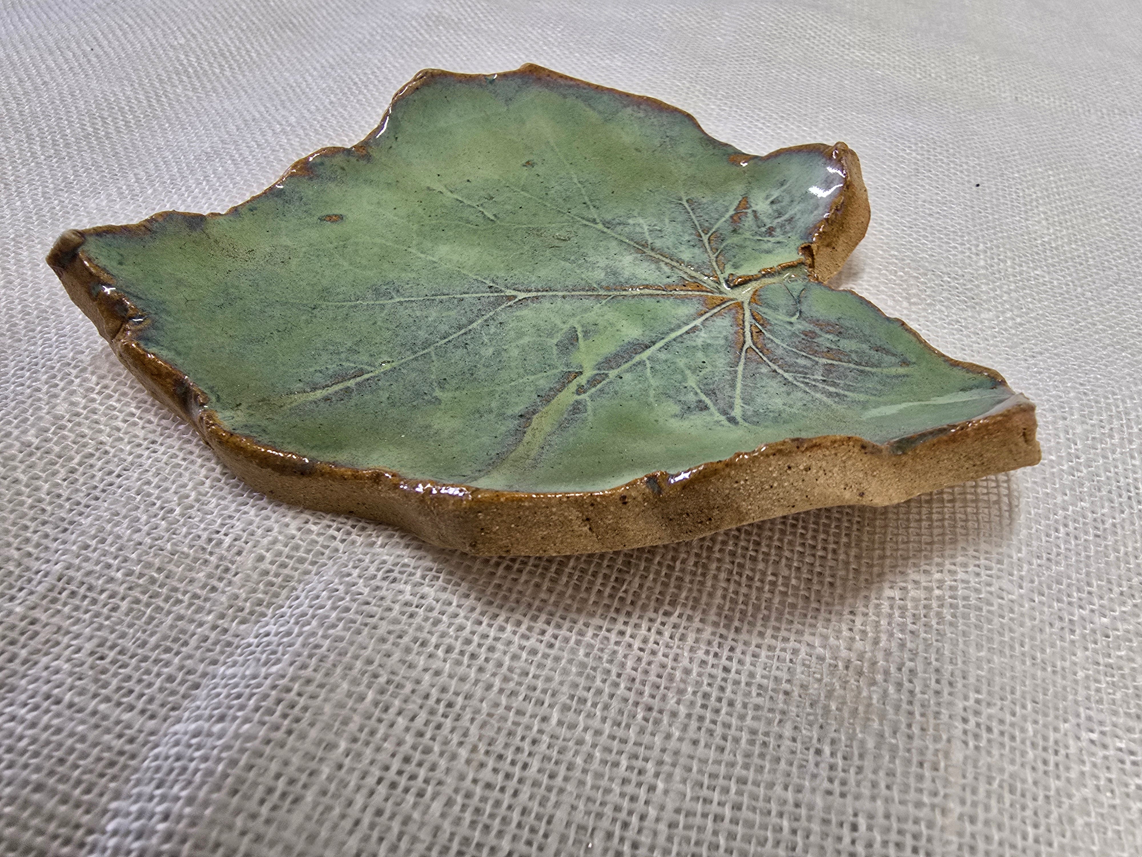 Leaf trinket dish