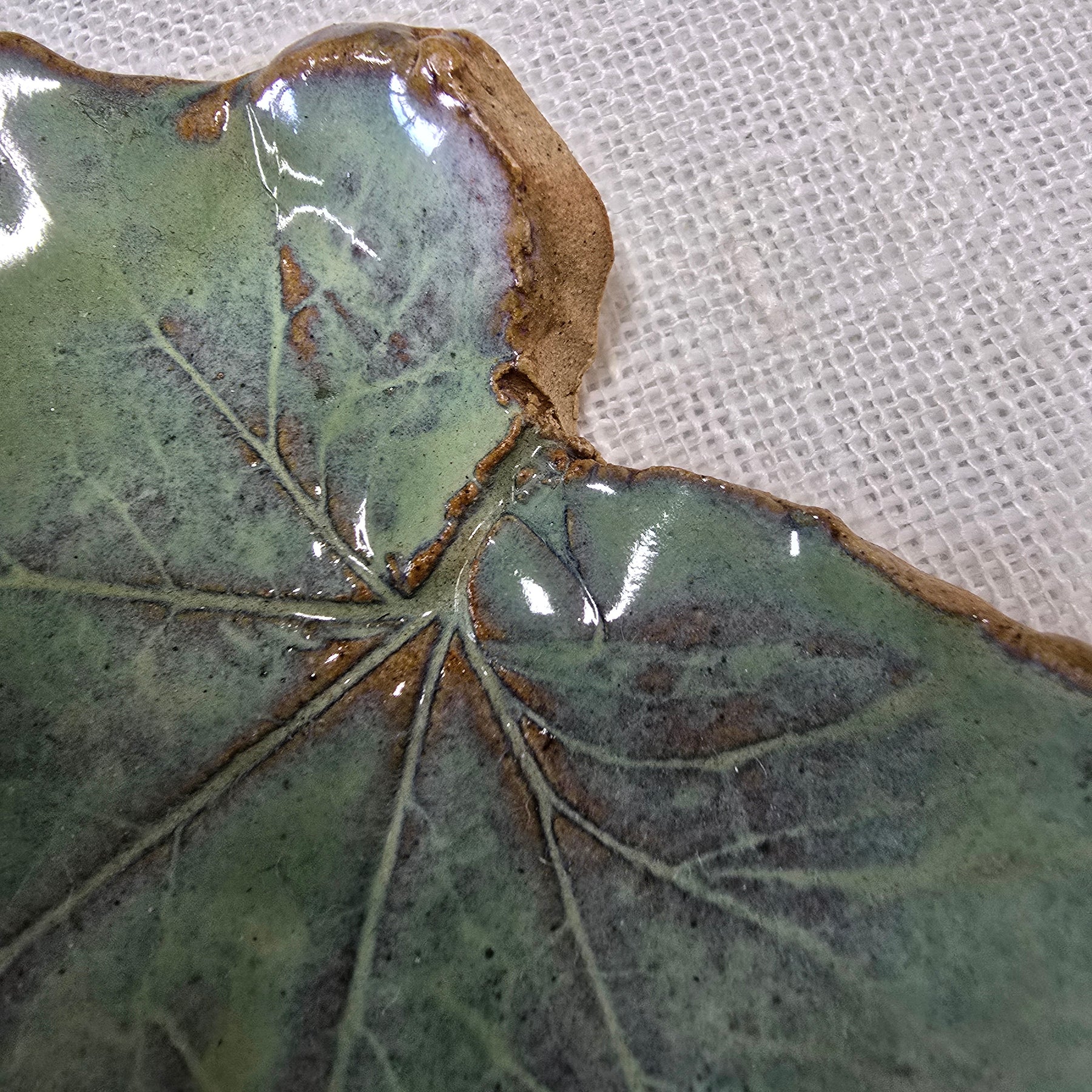 Leaf trinket dish