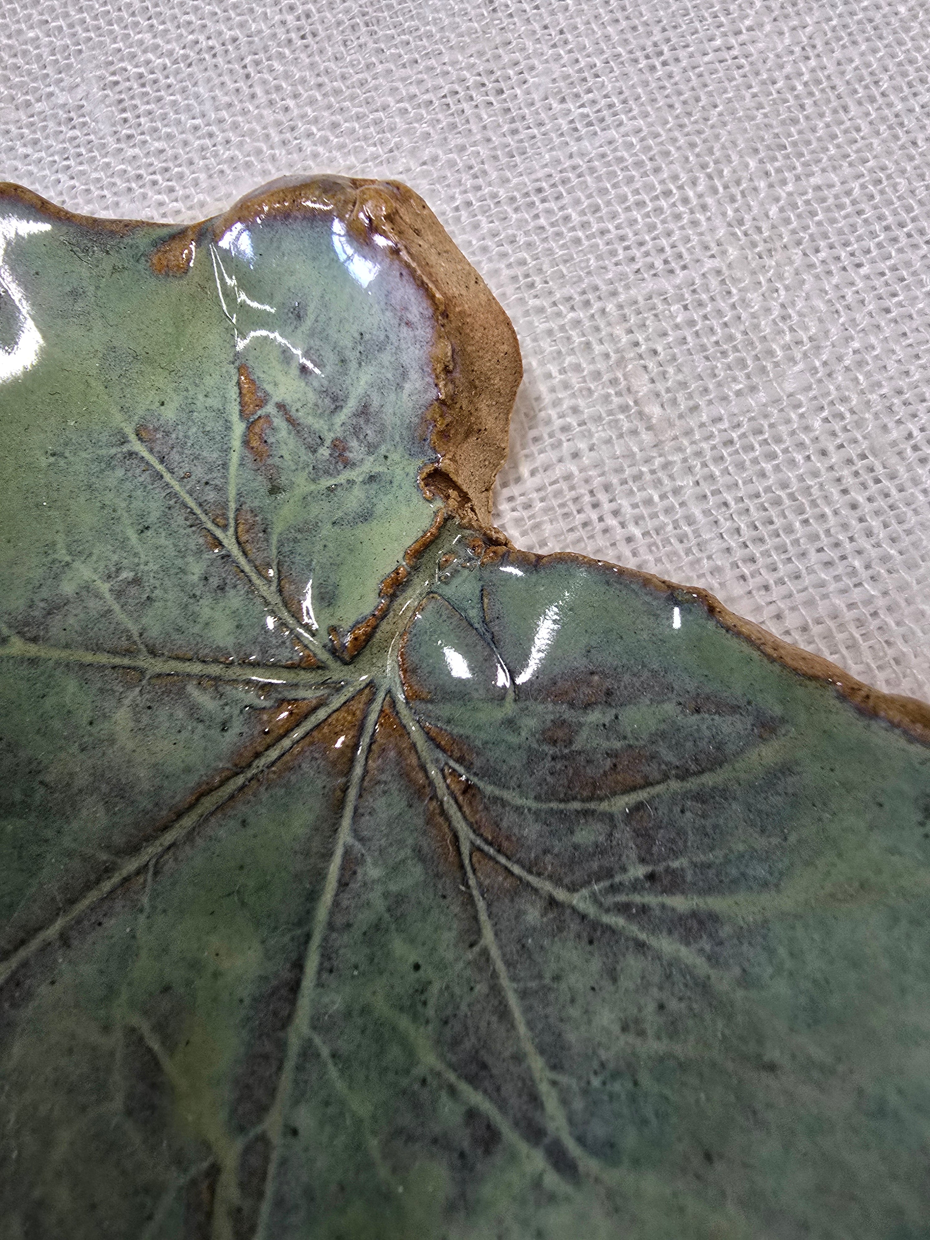 Leaf trinket dish