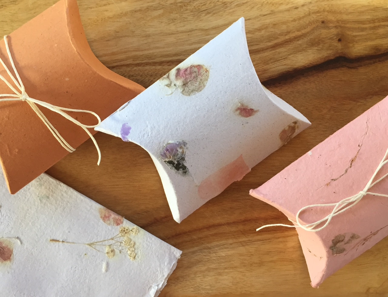 Paper Making Kit A4 - Red Cedar Mould and Deckle - including Free Pillow Box DIY