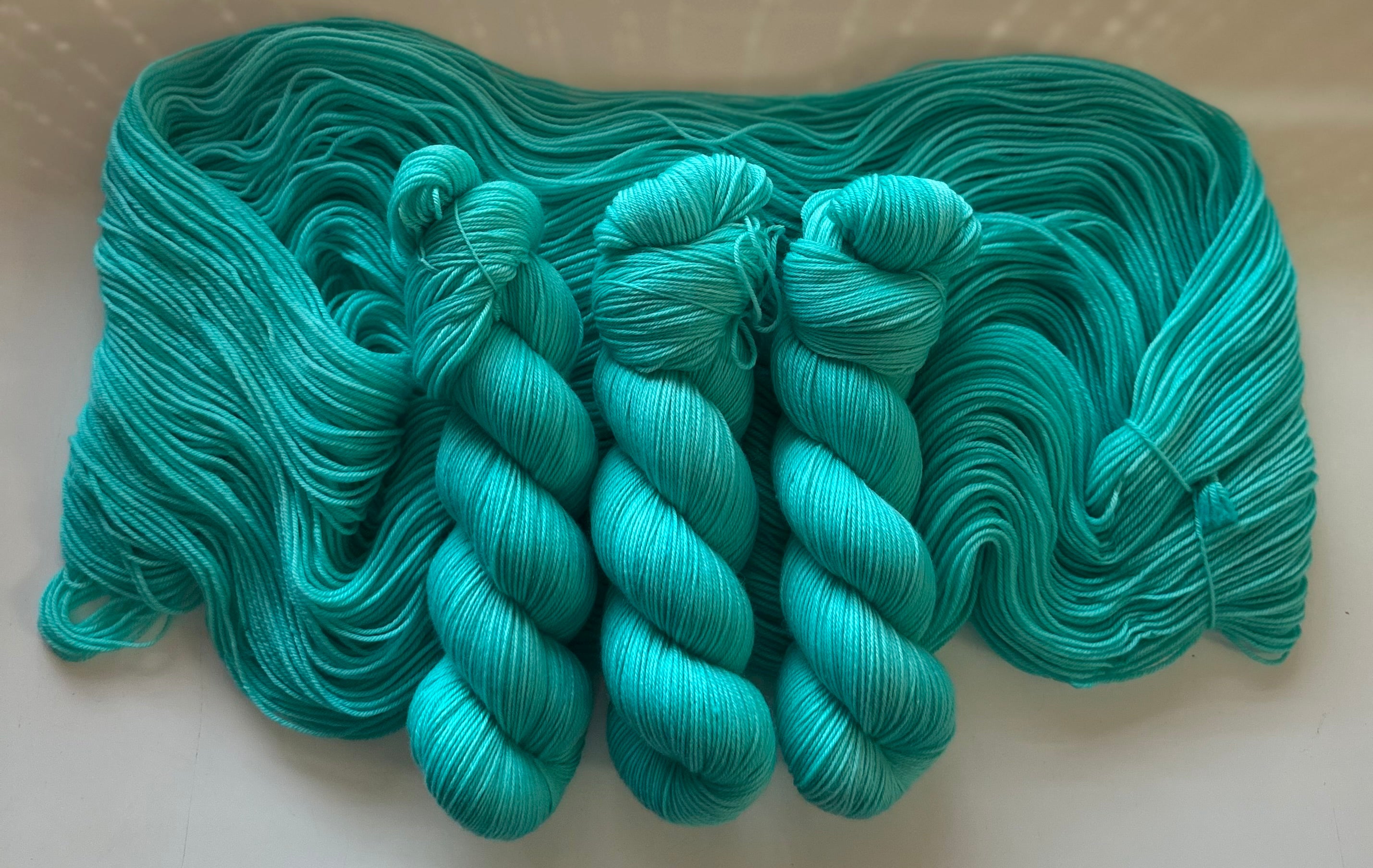 Frozen Daquari - 4ply Deluxe Hand Dyed Yarn