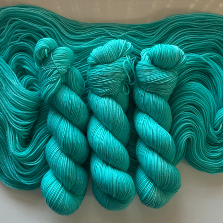 Frozen Daquari - 4ply Deluxe Hand Dyed Yarn