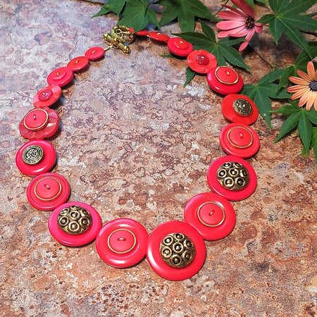 Button necklace - Regal Red