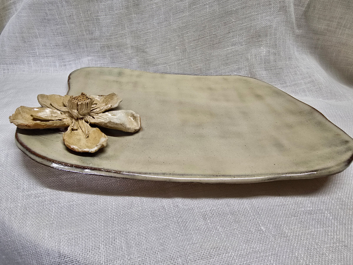 Large platter with flower
