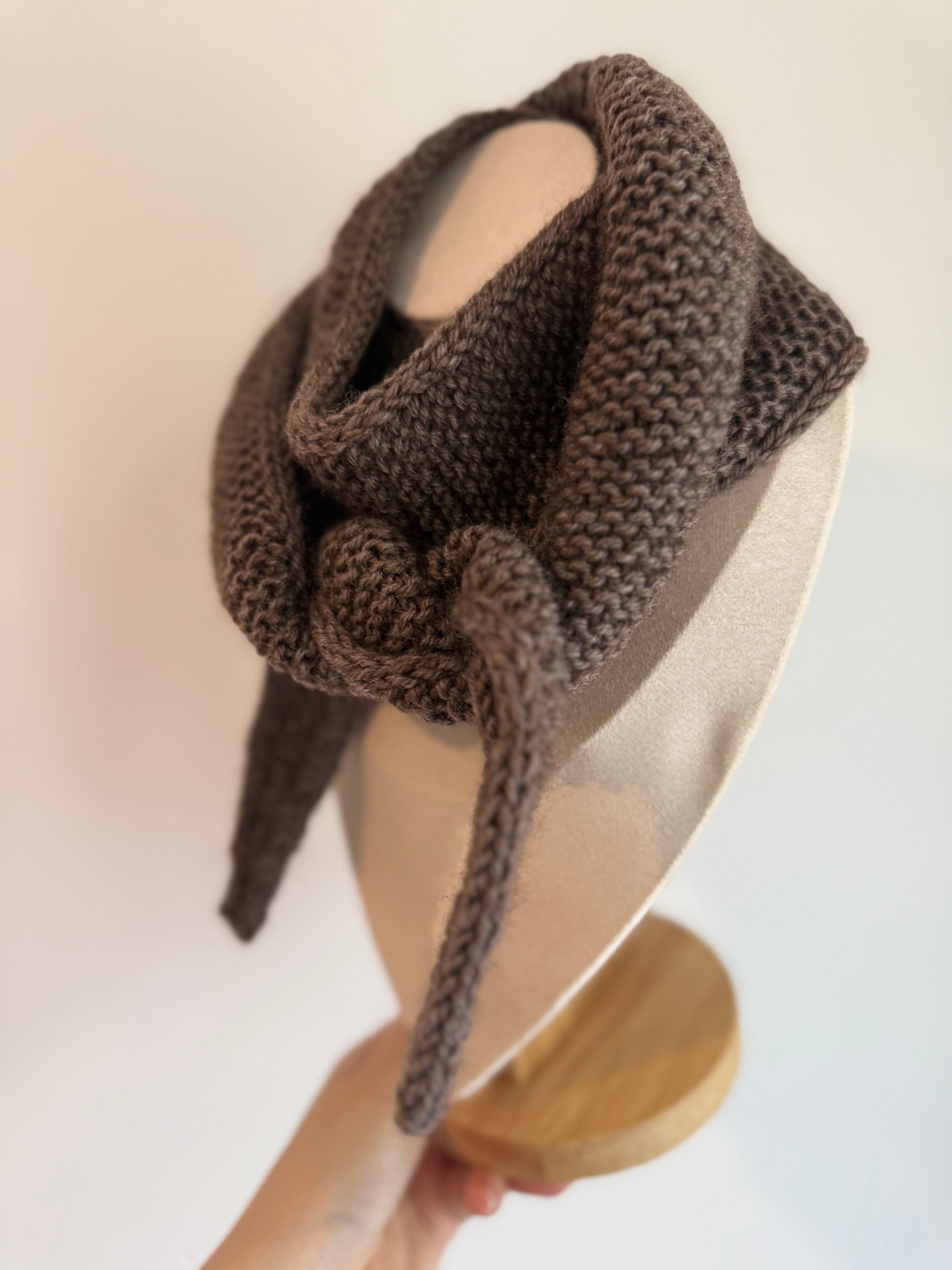 Knitted sophie scarf in Brown