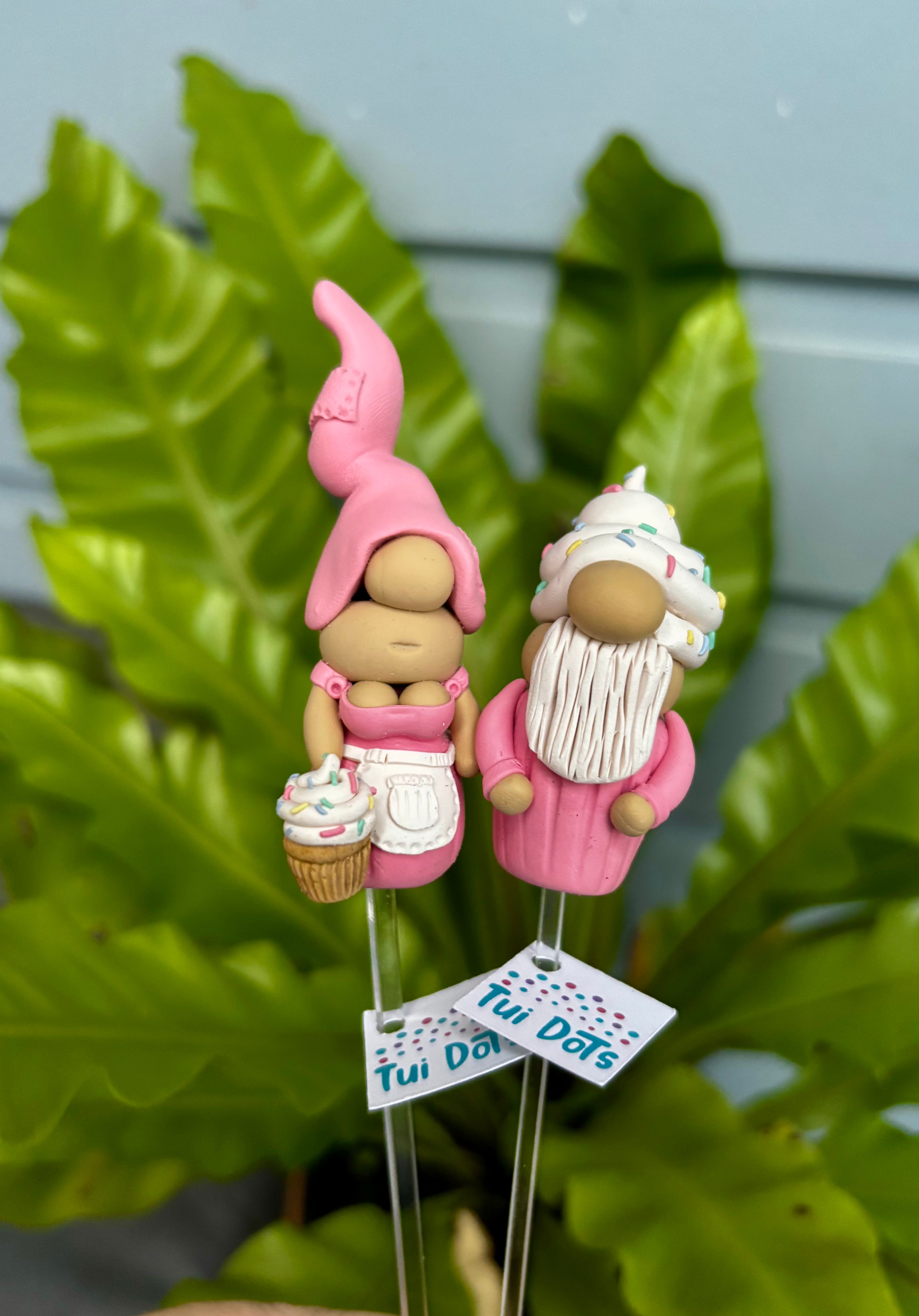 Tiny Gnomes pair - Cupcakes