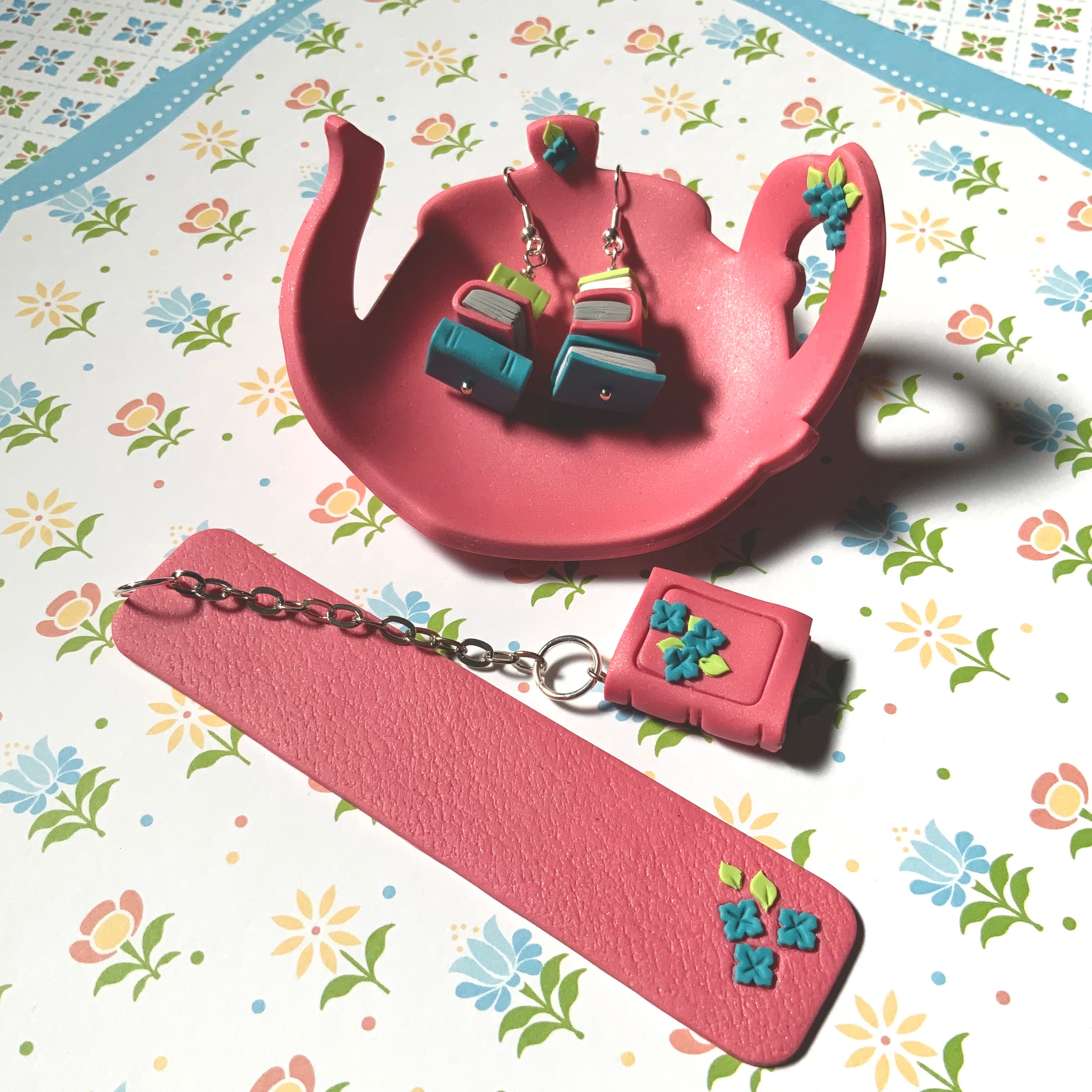 Aunty Olga’s Tea Party: Bookish Gift Sets