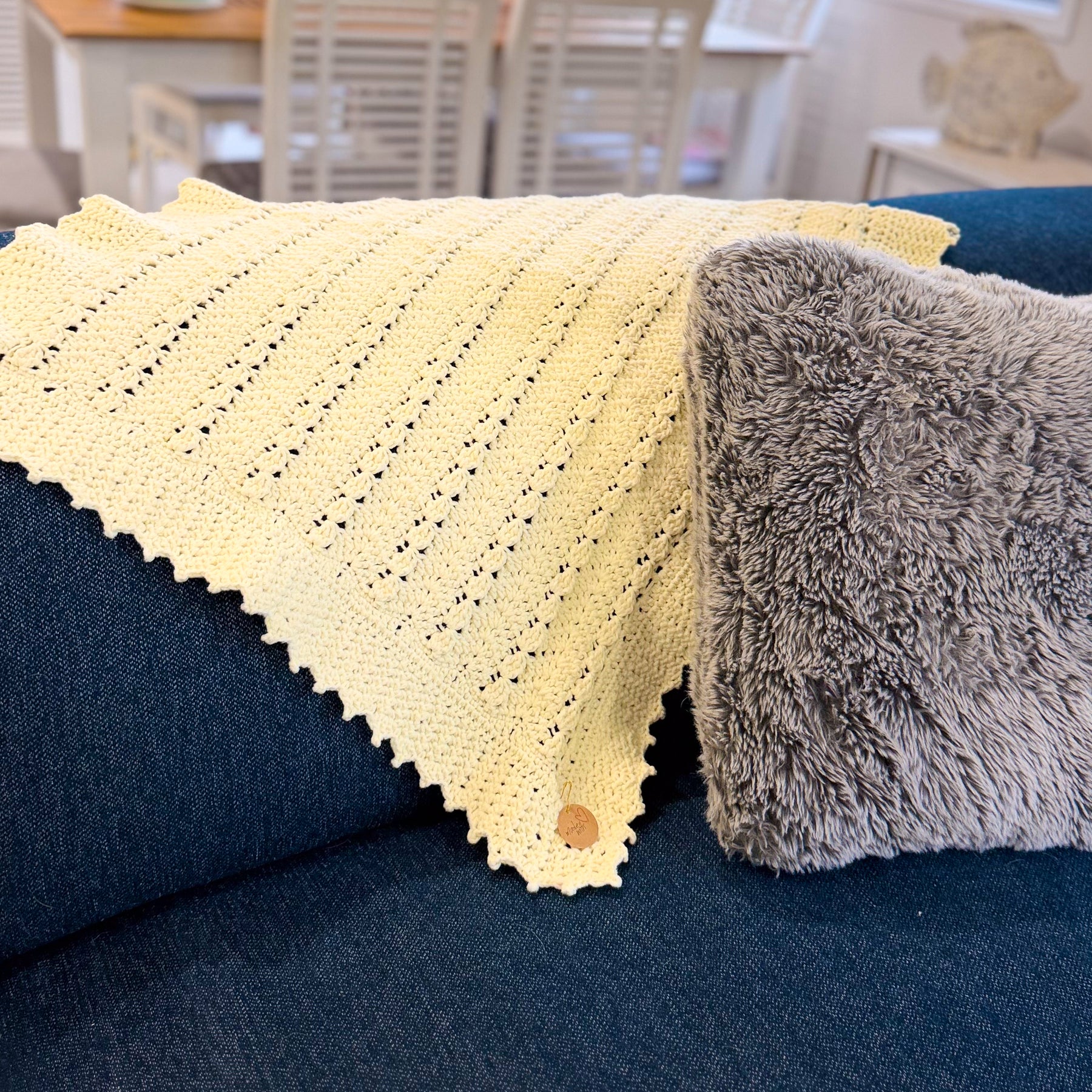 #048 Feather and Dew Drops Baby Blanket