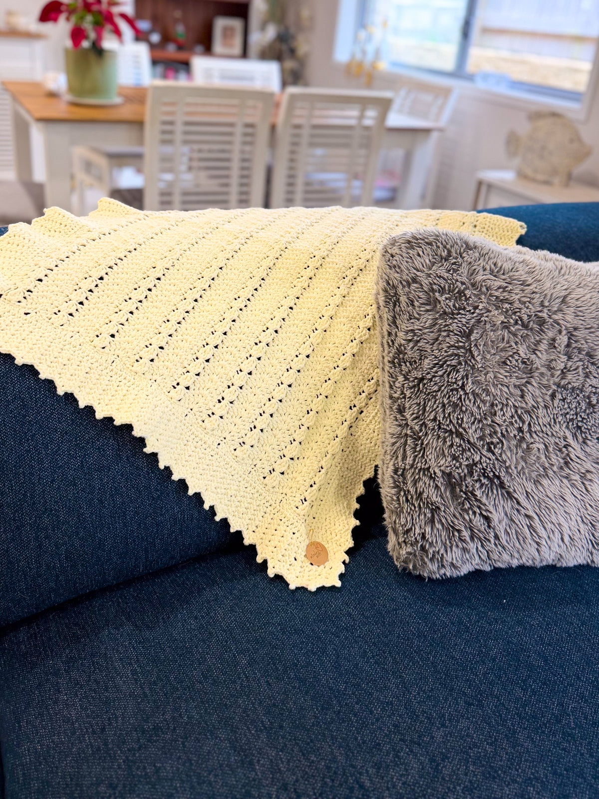#048 Feather and Dew Drops Baby Blanket