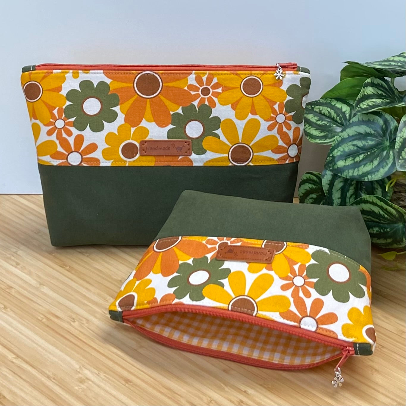 Retro Two-Tone Zipper Pouch - Flower Power - Green