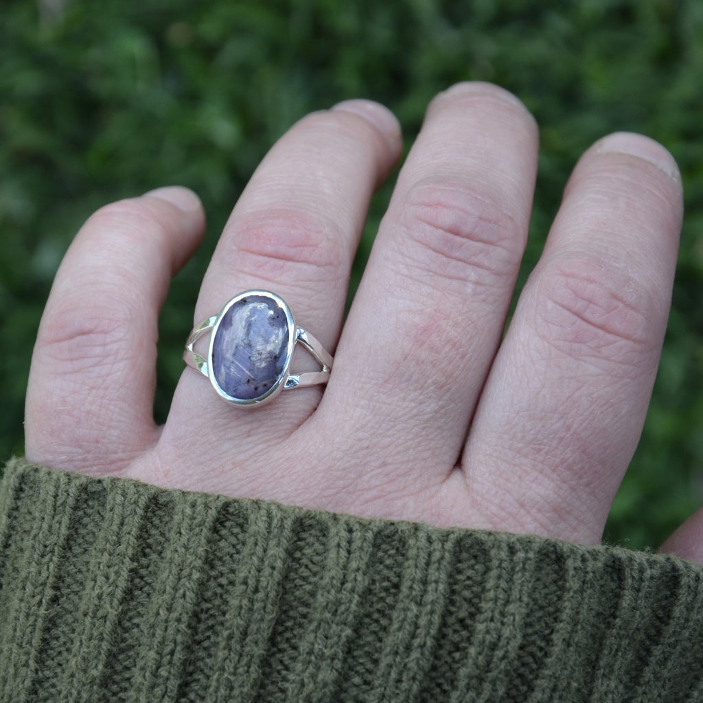 Silky Sapphire Silver Ring with a Hammered Split Band Size O