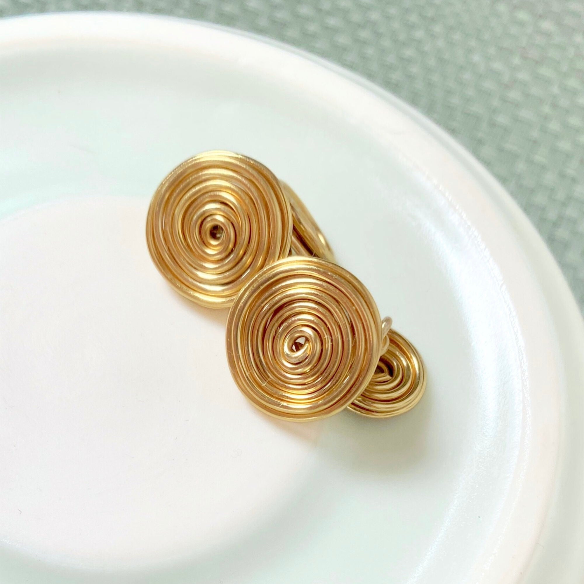 Spiral button cufflinks | Silver or Gold or Stainless Steel wire | Gift for Men, Groomsman | Celtic-inspired