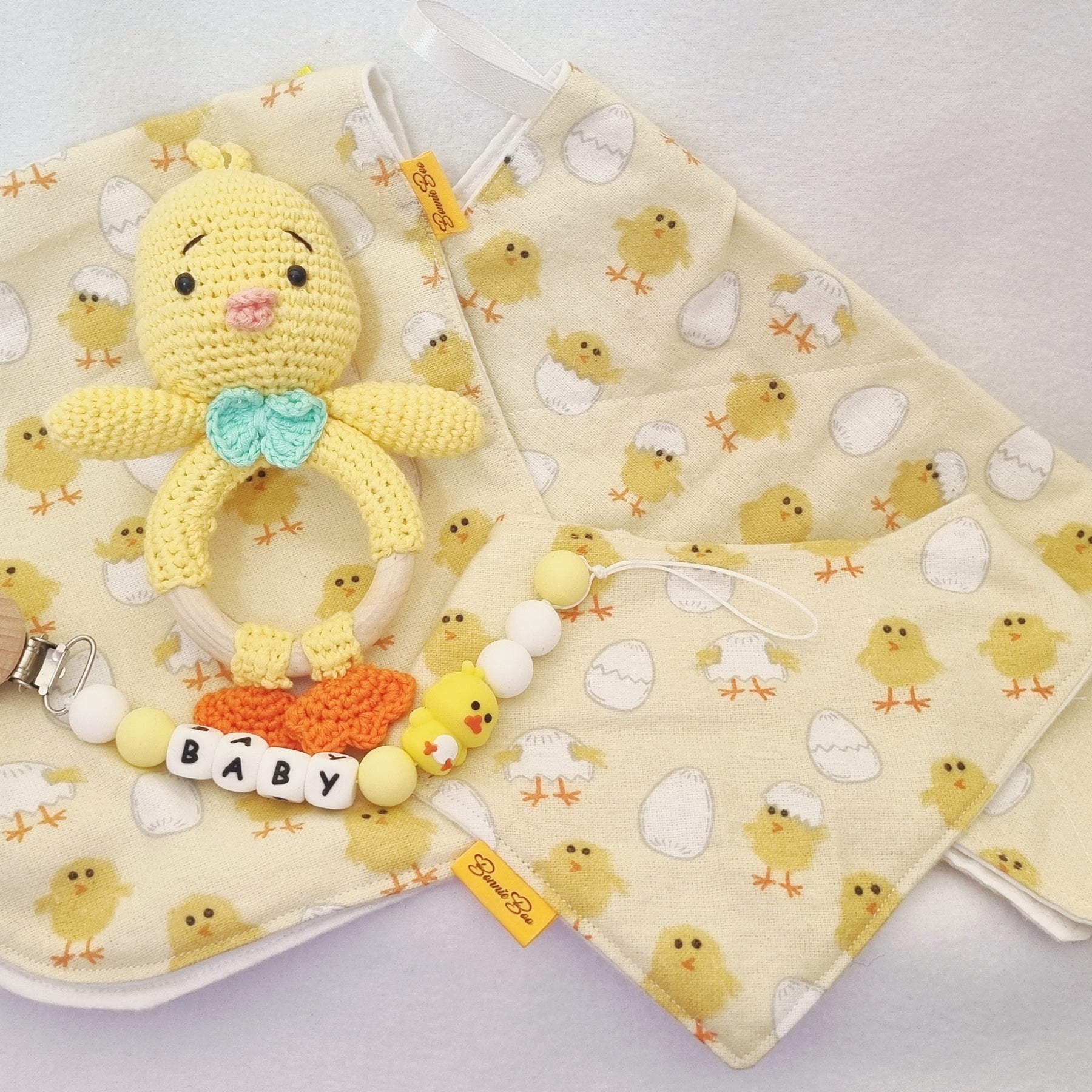 Handmade – Little Yellow Chicken - 4-piece Baby Shower set - BB04