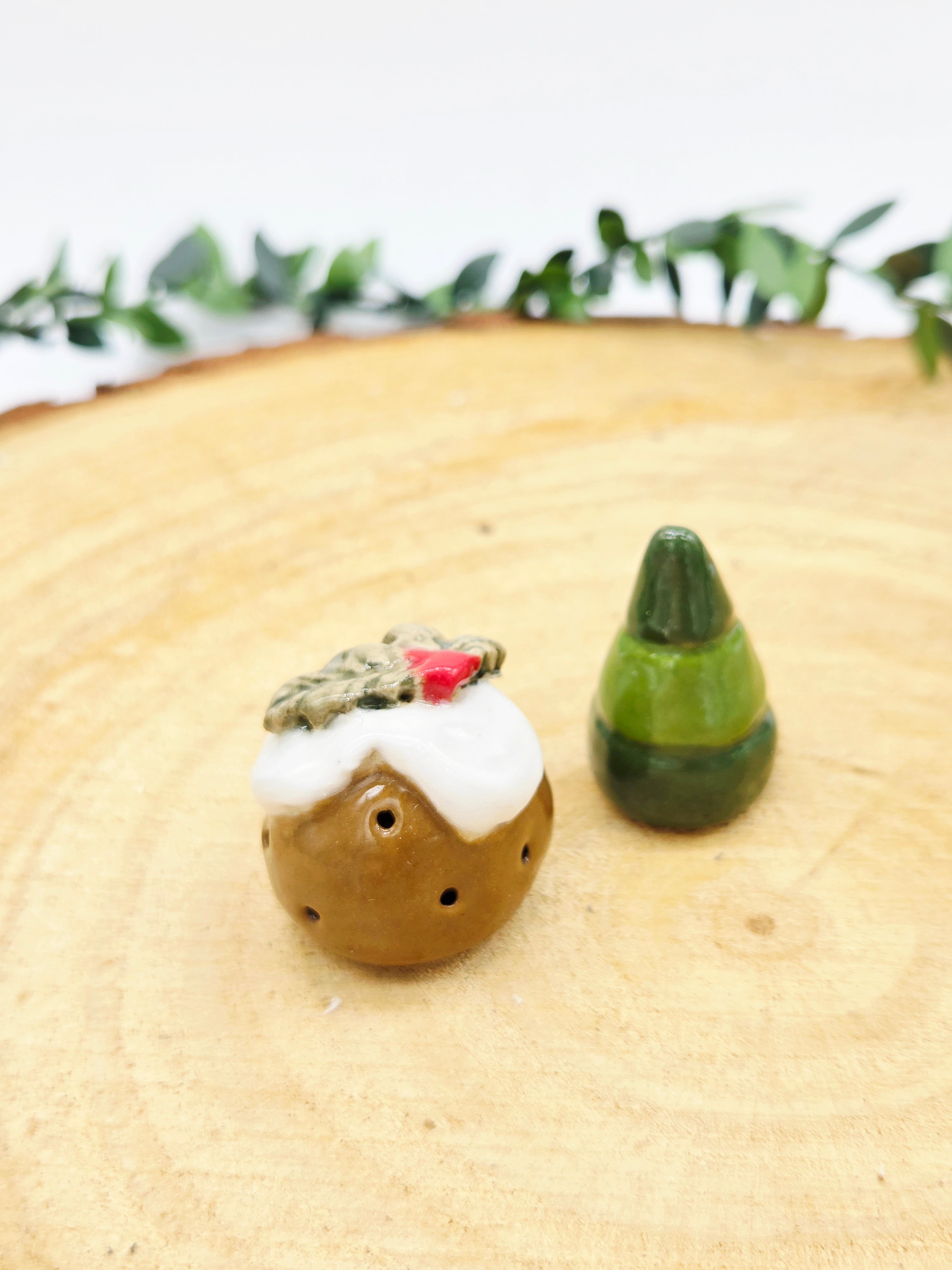 2 x tiny Christmas Ceramics - Pudding and Christmas Tree