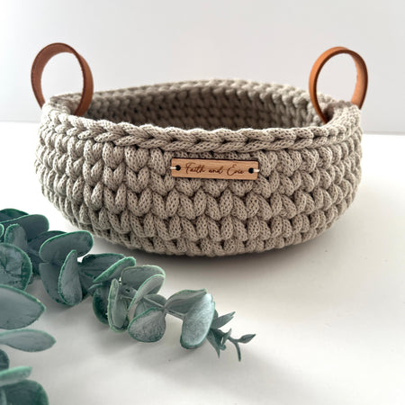Crochet basket with handles - colour Pale Olive