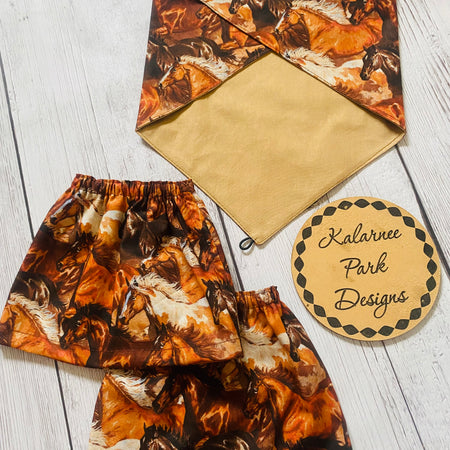 ''Roaming Free'' Ladies Neck Scarf & Sock Saver Set