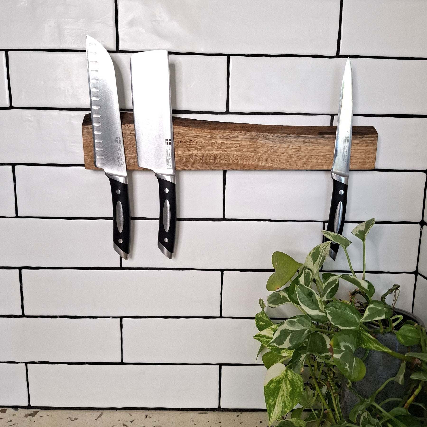 Handmade Wooden Magnetic Knife Holder: Wall-Mounted Kitchen Rack