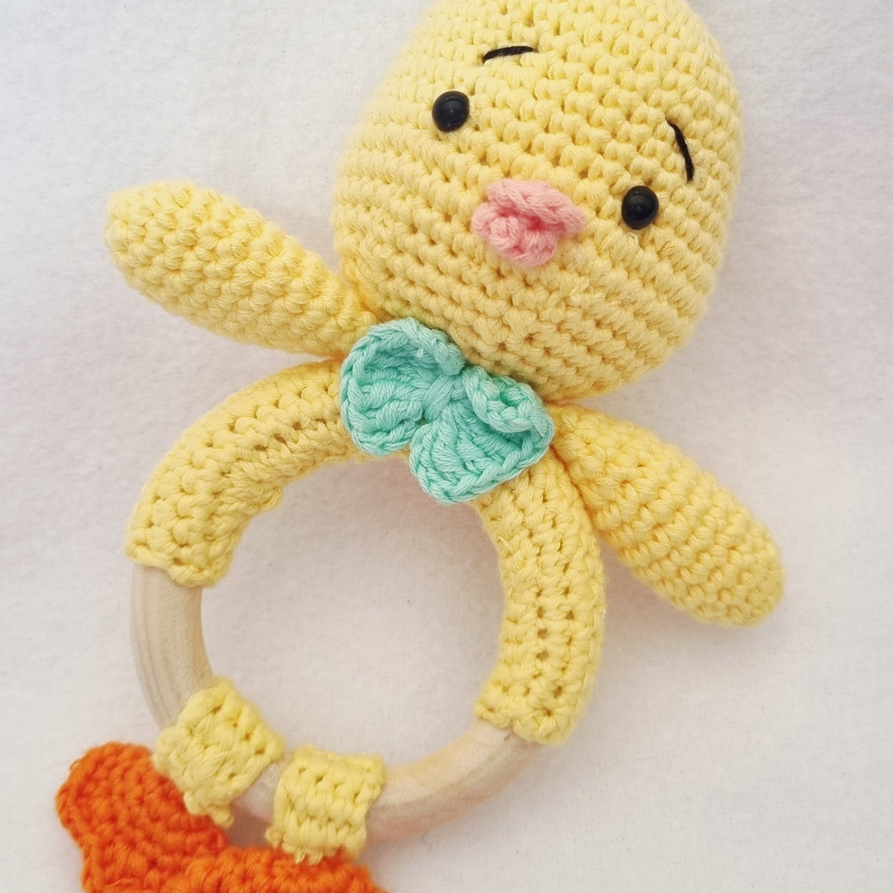 Handmade – Little Yellow Chicken - 4-piece Baby Shower set - BB04