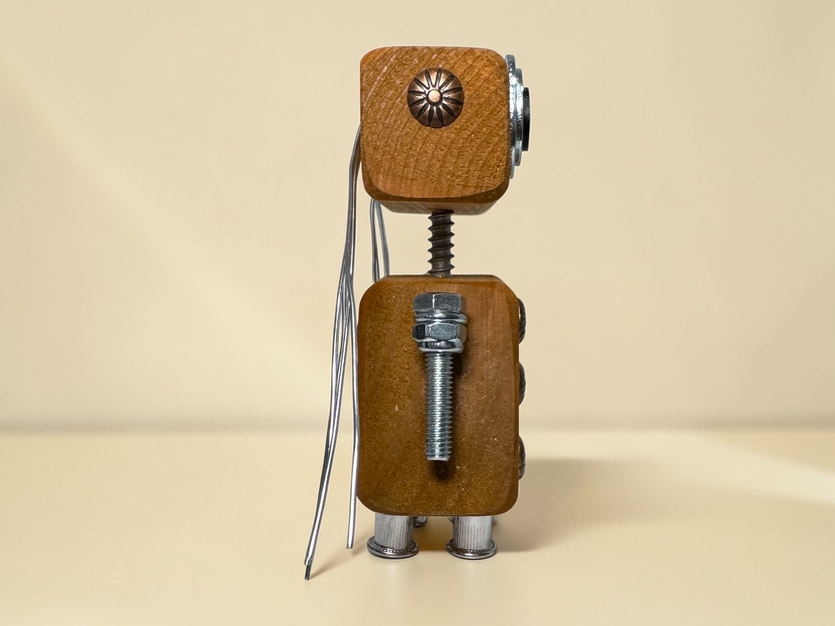 Alicia - Wooden Steampunk Robot