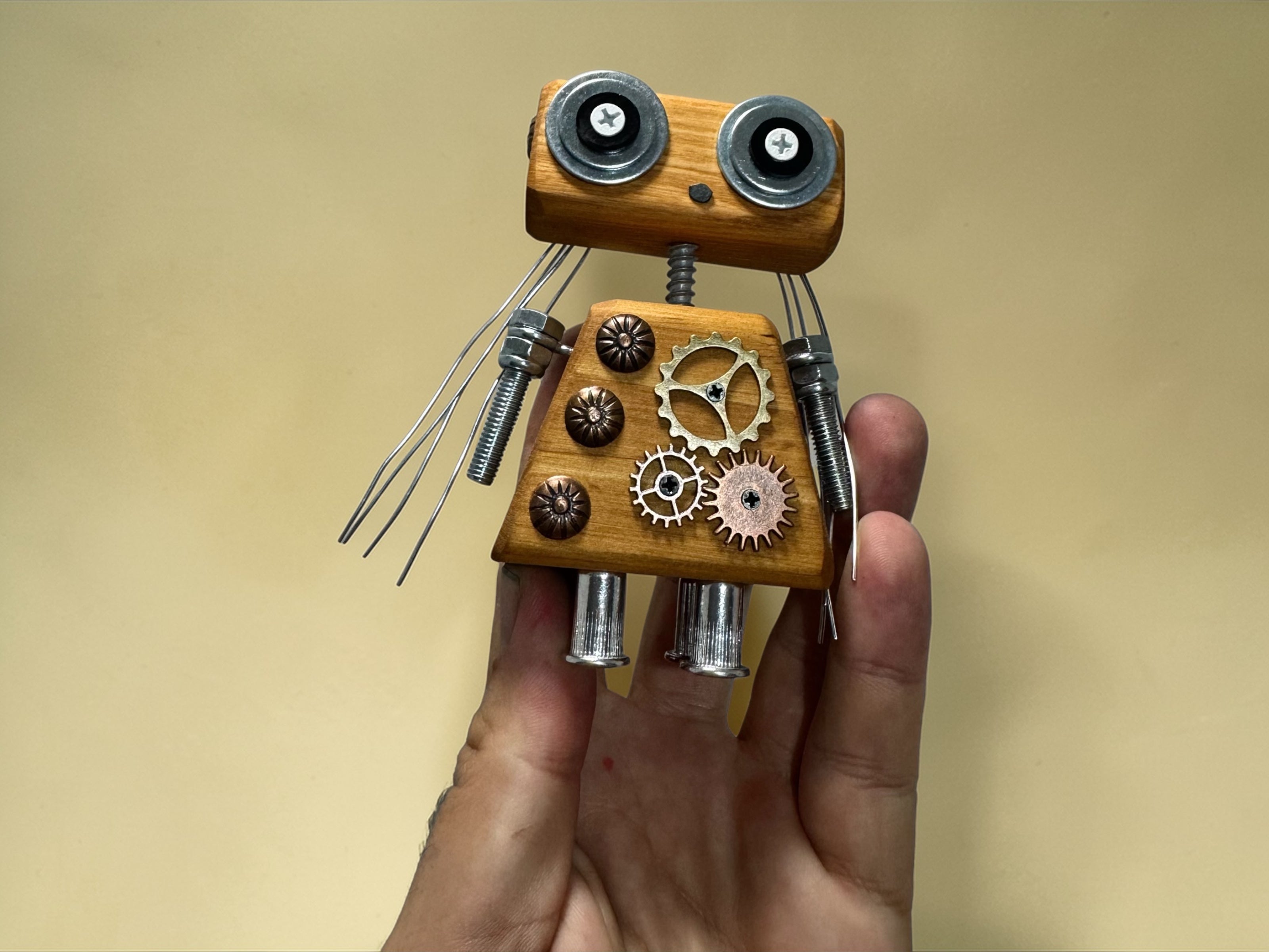 Alicia - Wooden Steampunk Robot